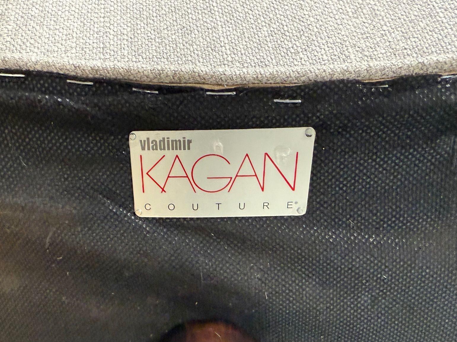 Vladimir Kagan, Nogal, Tela, Sofá Serpentina Monumental, EE.UU., década de 2000 en venta 7