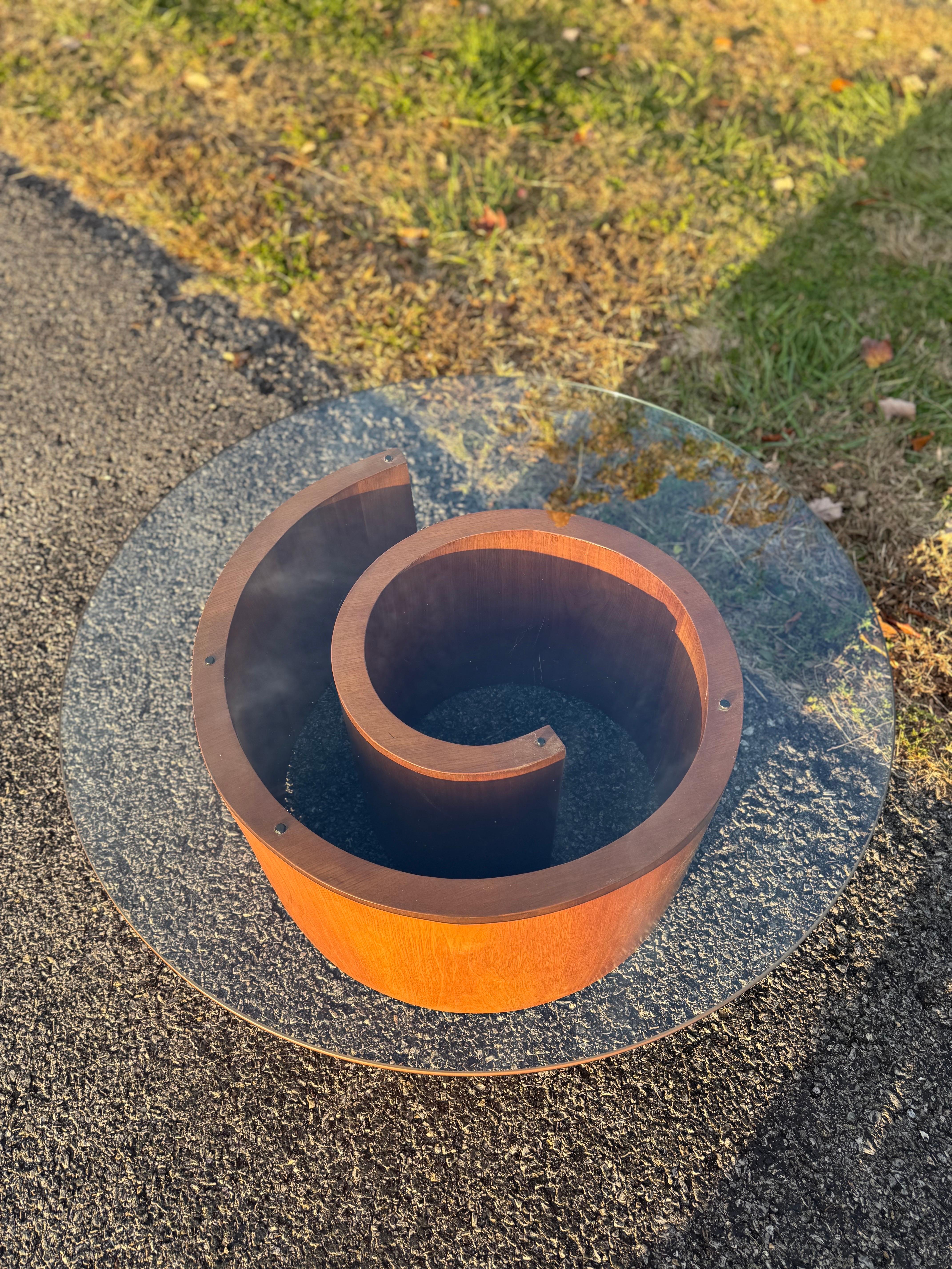 Table basse à escargots en noyer Vladimir Kagan Moderne du milieu du siècle dernier Bon état - En vente à Roanoke, VA