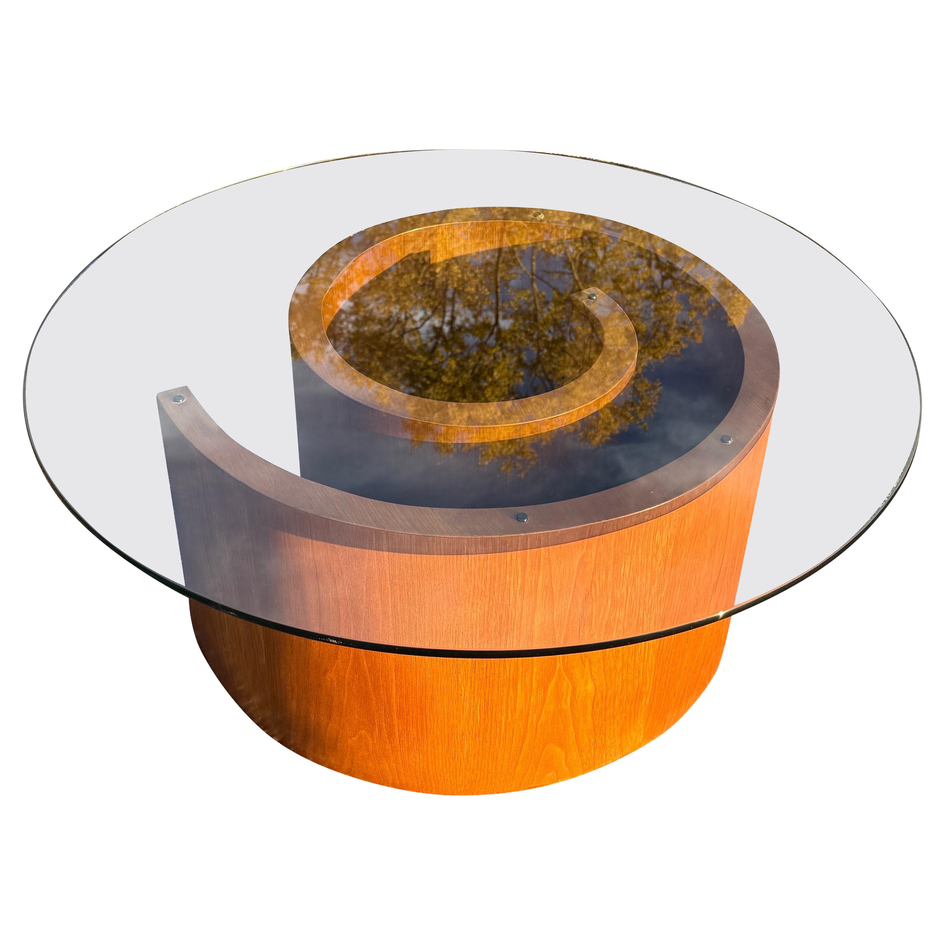 Table basse à escargots en noyer Vladimir Kagan Moderne du milieu du siècle dernier en vente