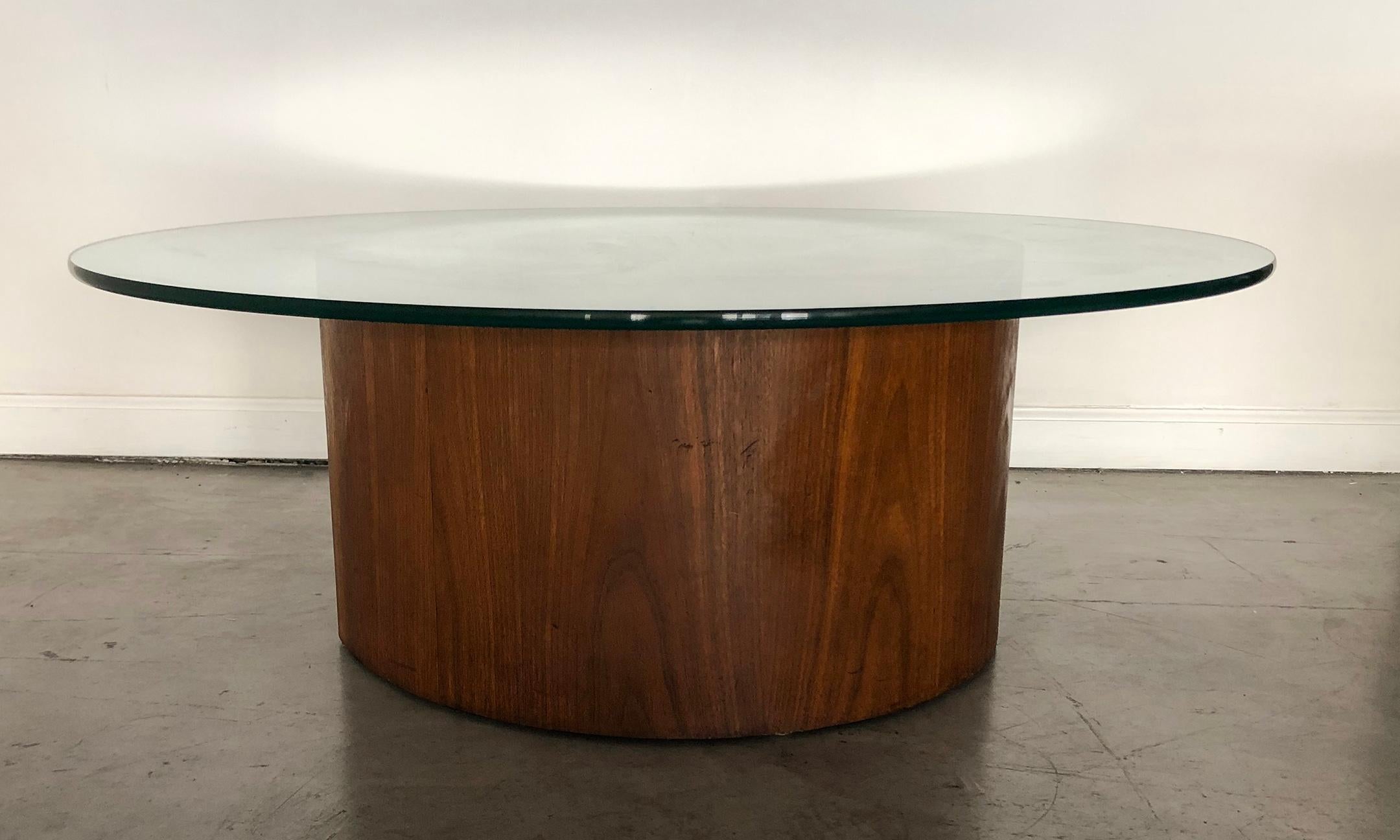 Vladimir Kagan Walnut Snail Coffee Table With Round Glass Top In Good Condition In Culver City, CA