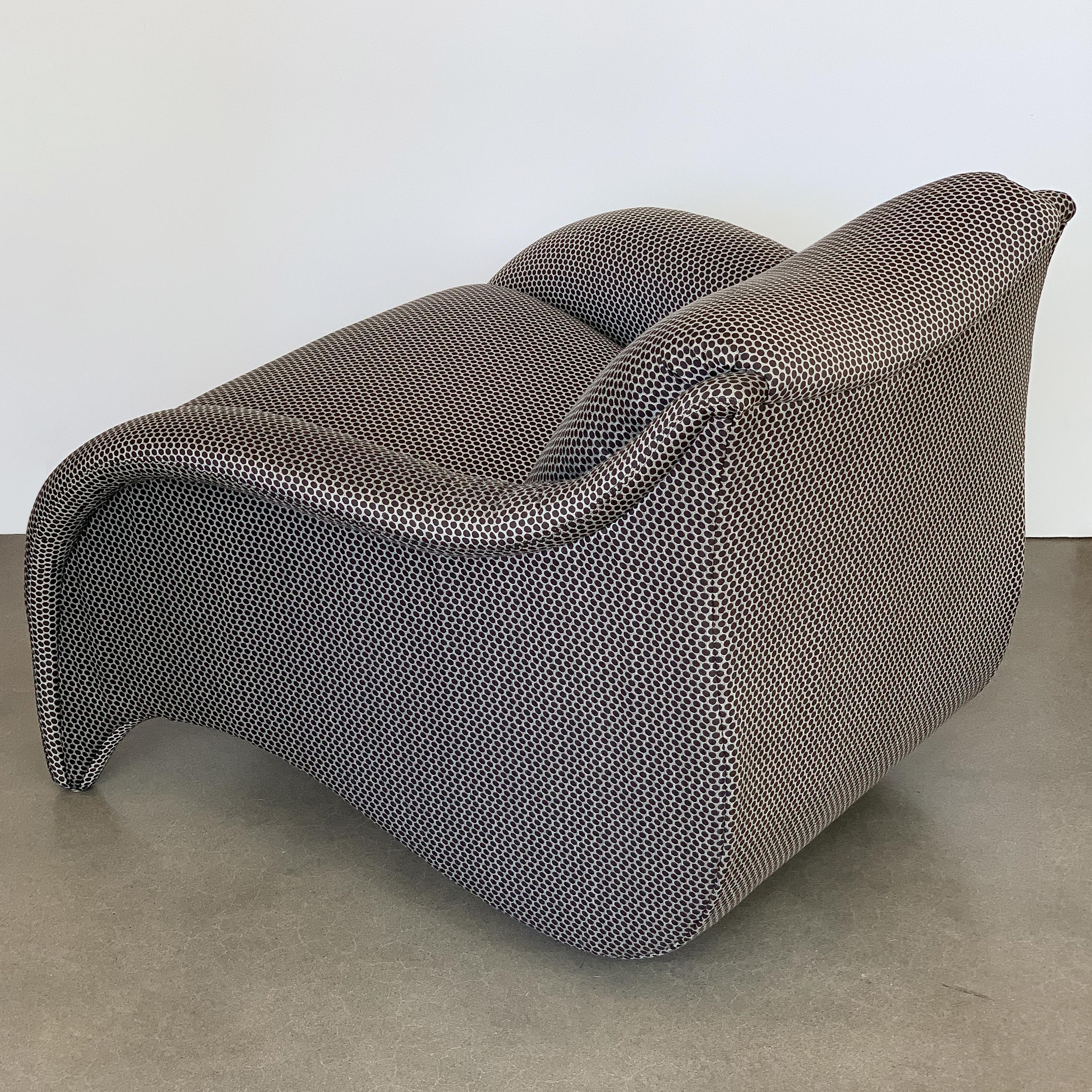 Vladimir Kagan Wave Lounge Chair for Directional In Excellent Condition In Chicago, IL