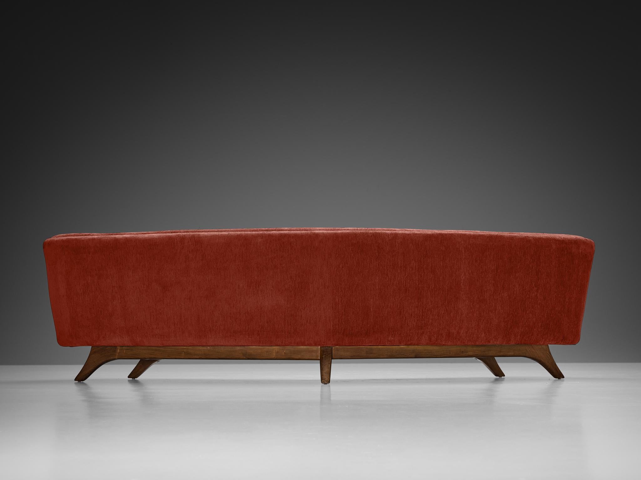 Canapé 'Wide Angle' de Vladimir Kagan en tapisserie d'ameublement rouge Brown et noyer  en vente 2