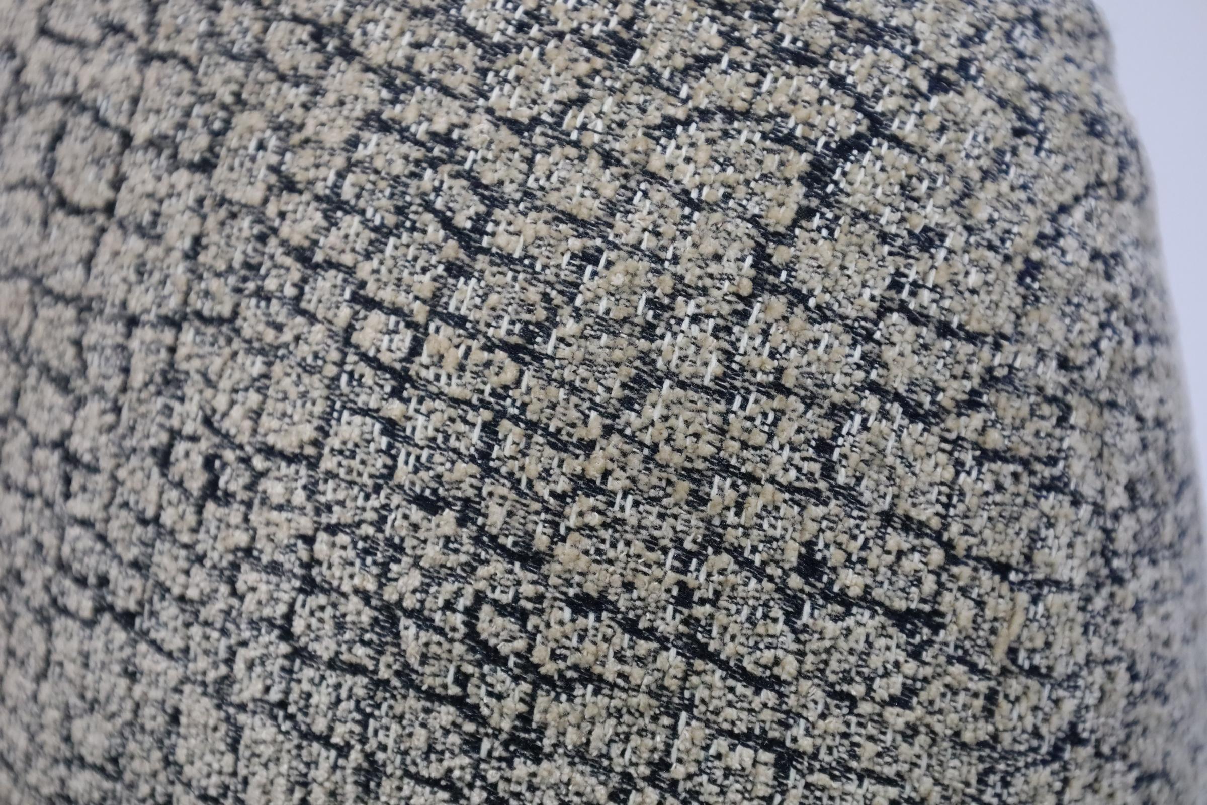 Tissu d'ameublement Canapé Tangent Grand Angle, Model No 506 en vente