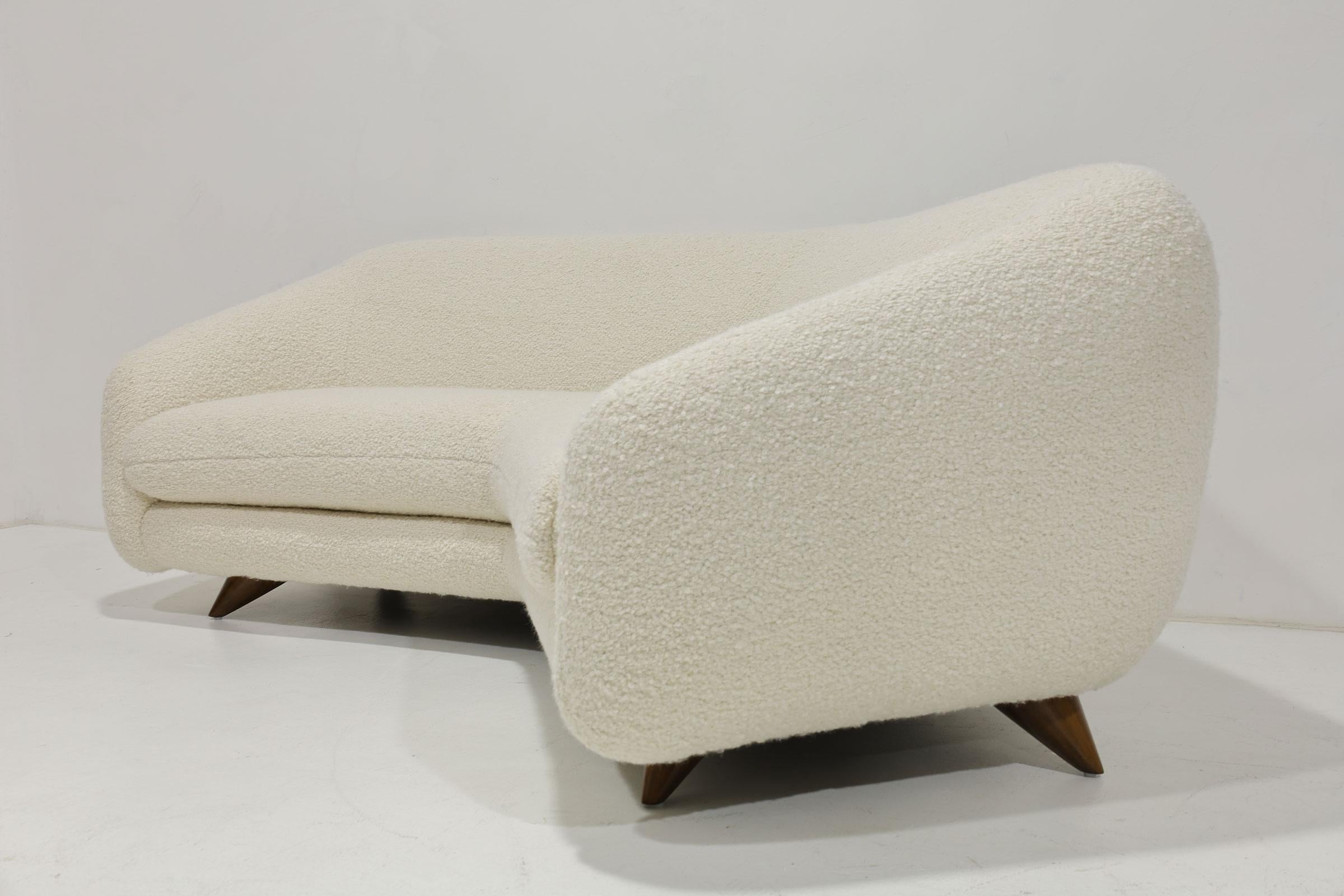 Vladimir Kagan Wide Angle Tangent Sofa, Model 506, in Holly Hunt Teddy, 1950s For Sale 2