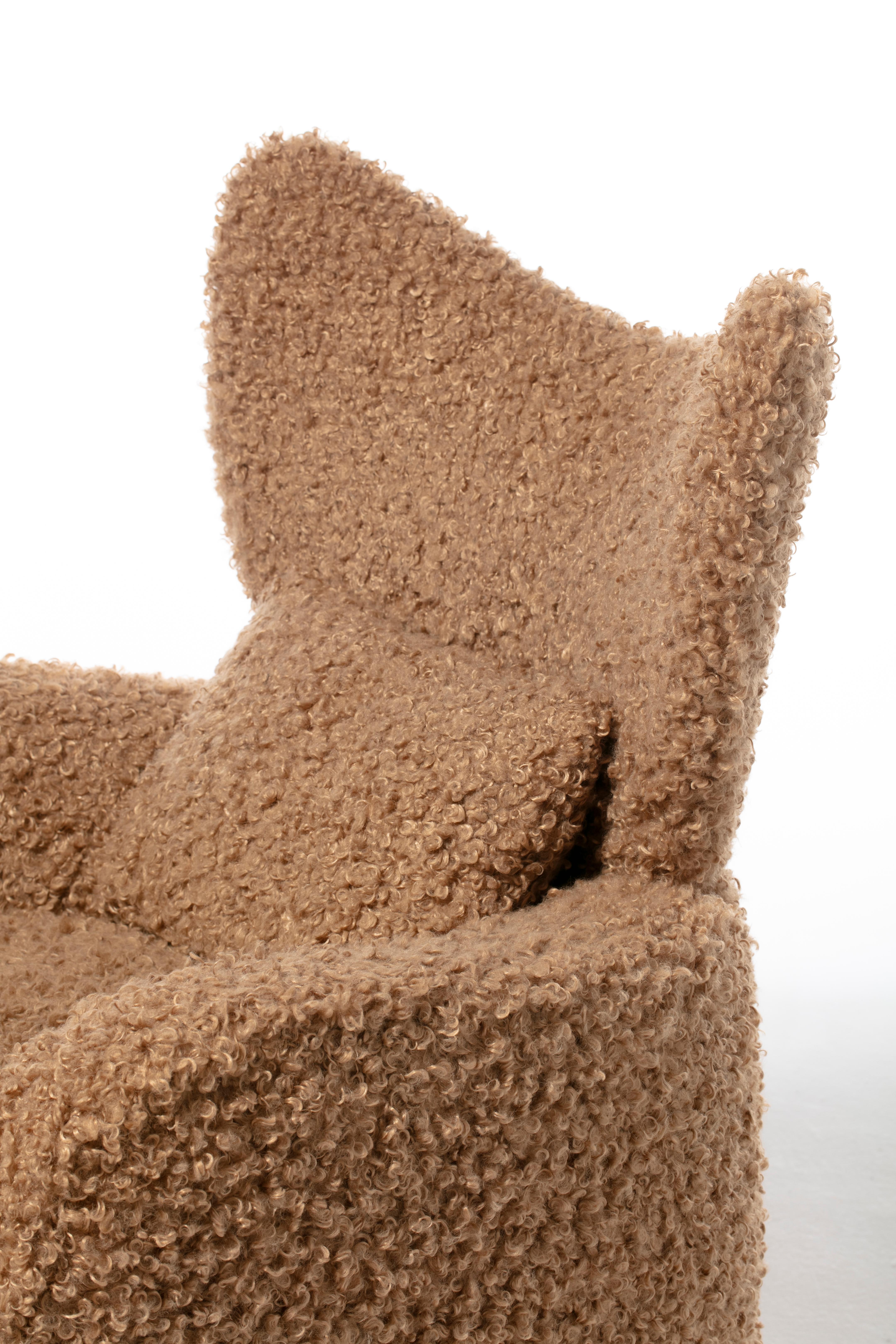 Vladimir Kagan Wingback Drehstuhl & Ottoman in Curly Latte Stoff im Angebot 4