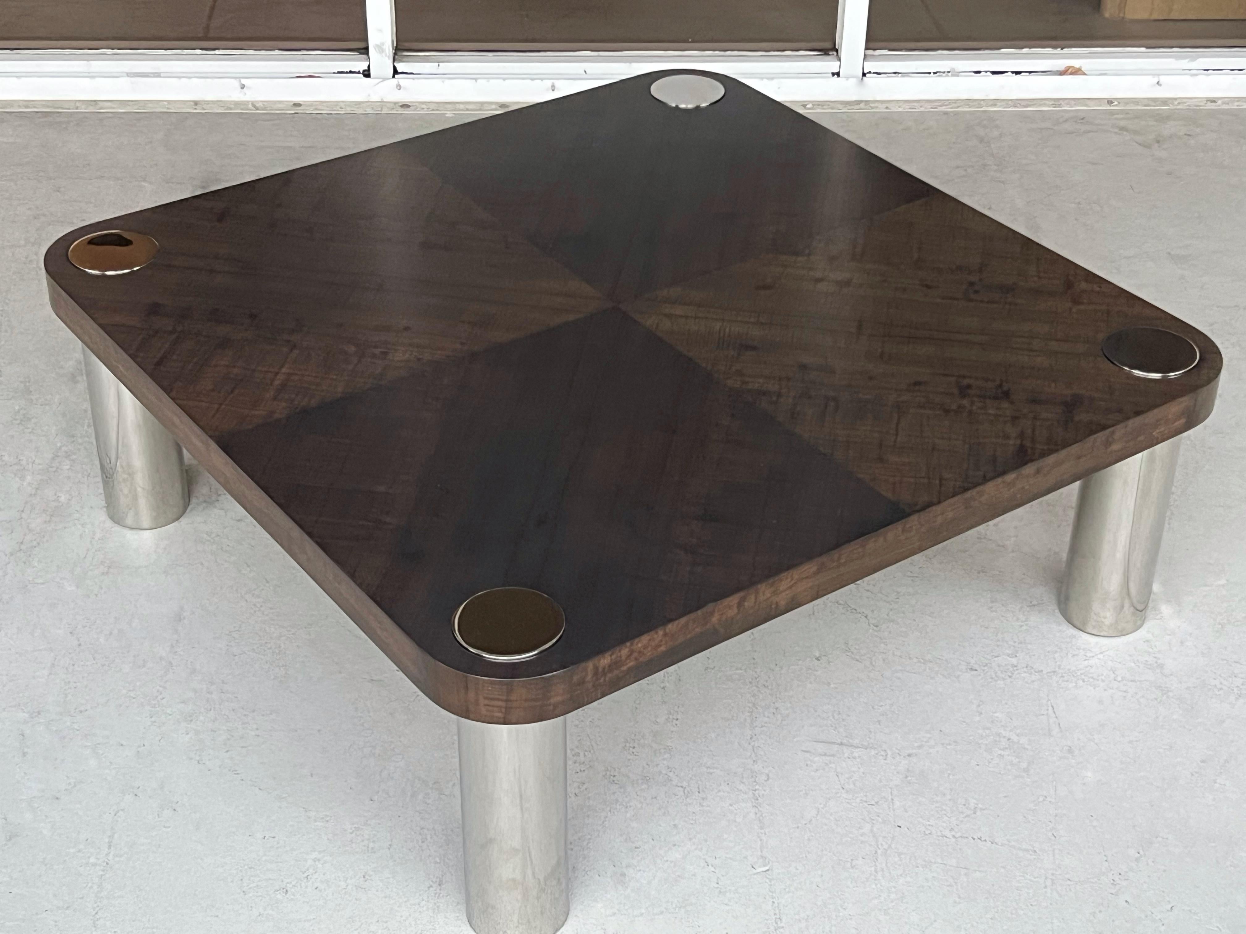 Vladimir Kagan Couchtisch aus Holz und Edelstahl (Ende des 20. Jahrhunderts) im Angebot