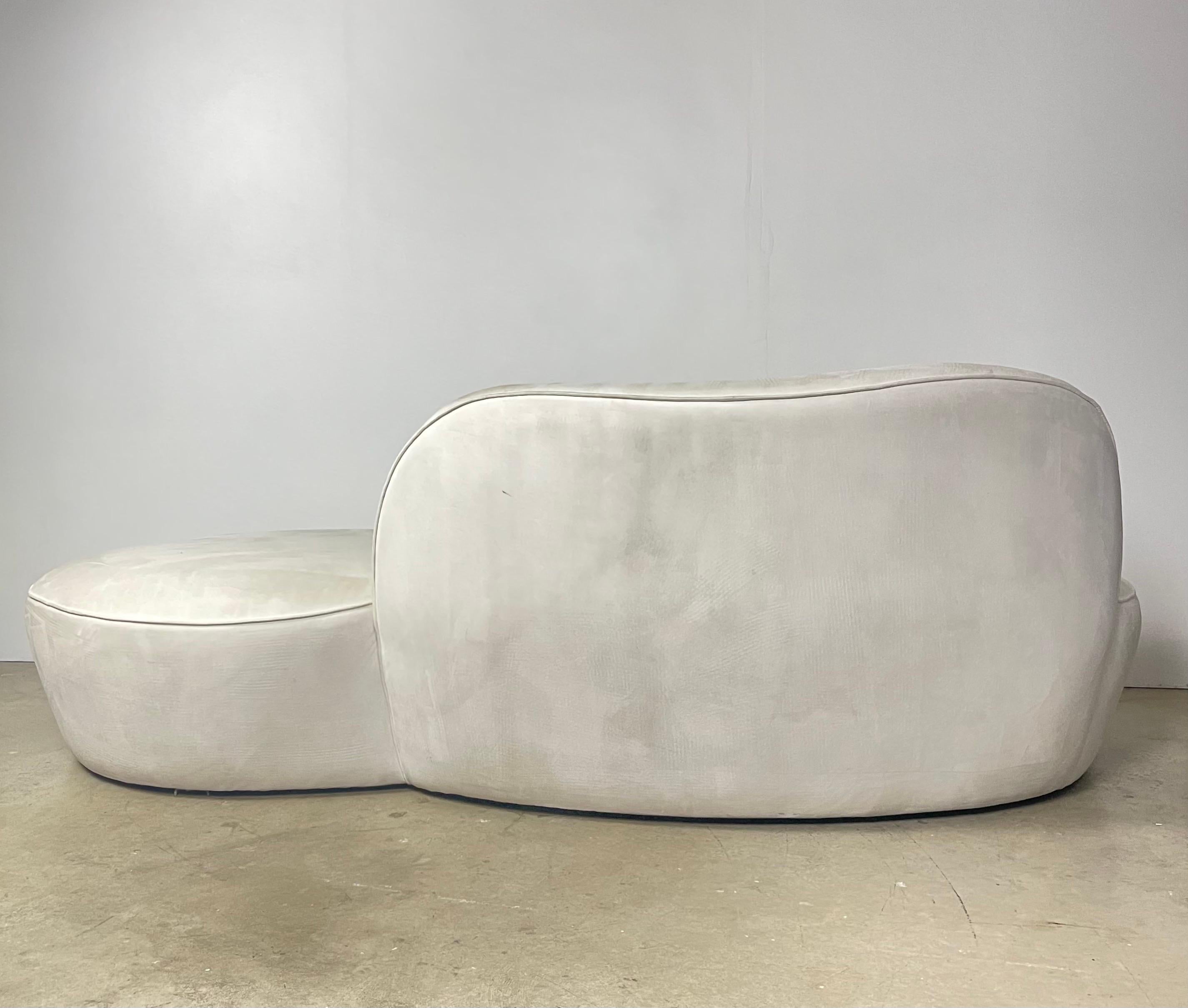 Kagan Zoe Wolken-Sofa im Zustand „Relativ gut“ in Providence, RI