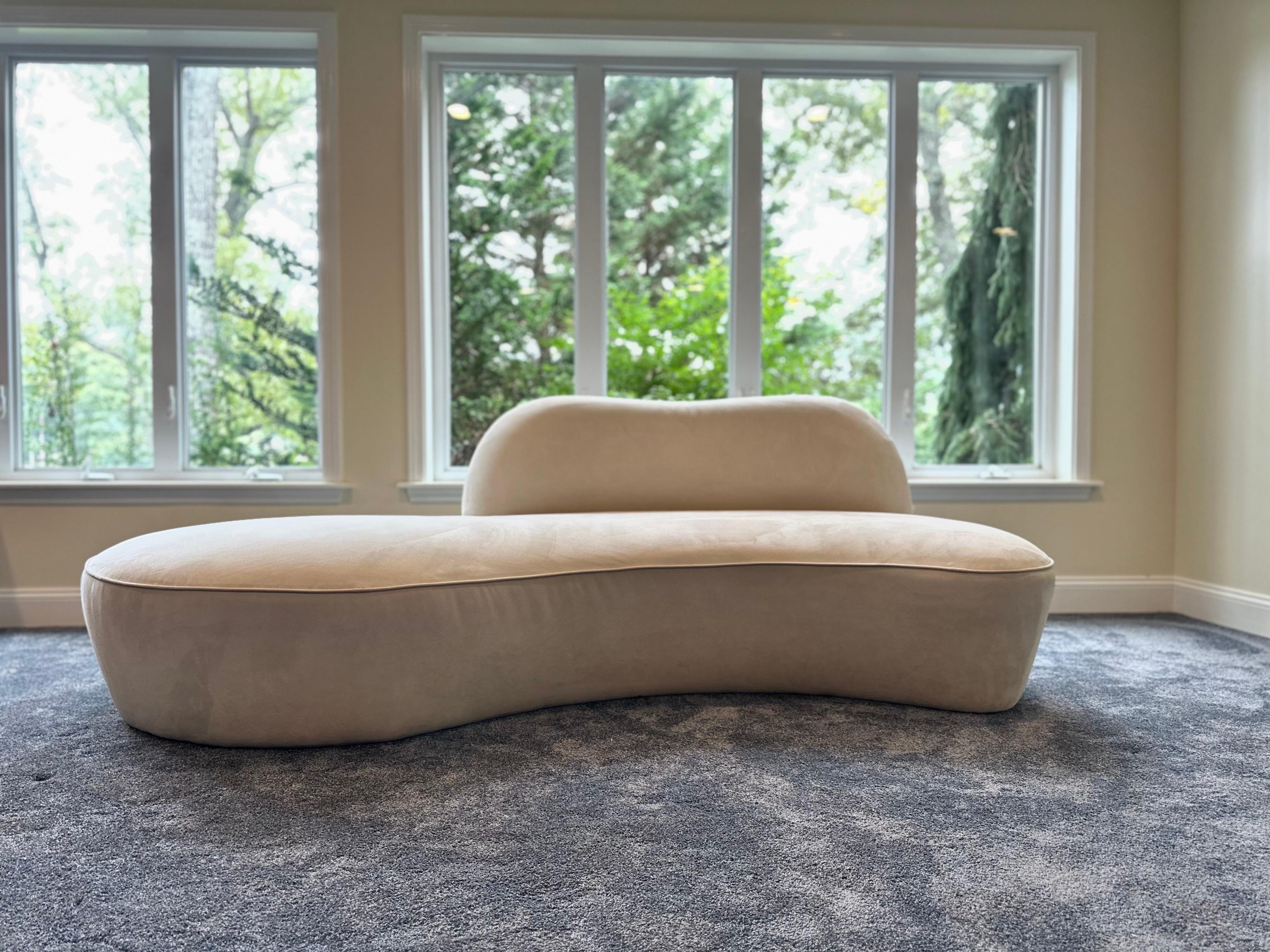 Vladimir Kagan “Zoe” Sofa for American Leather 6