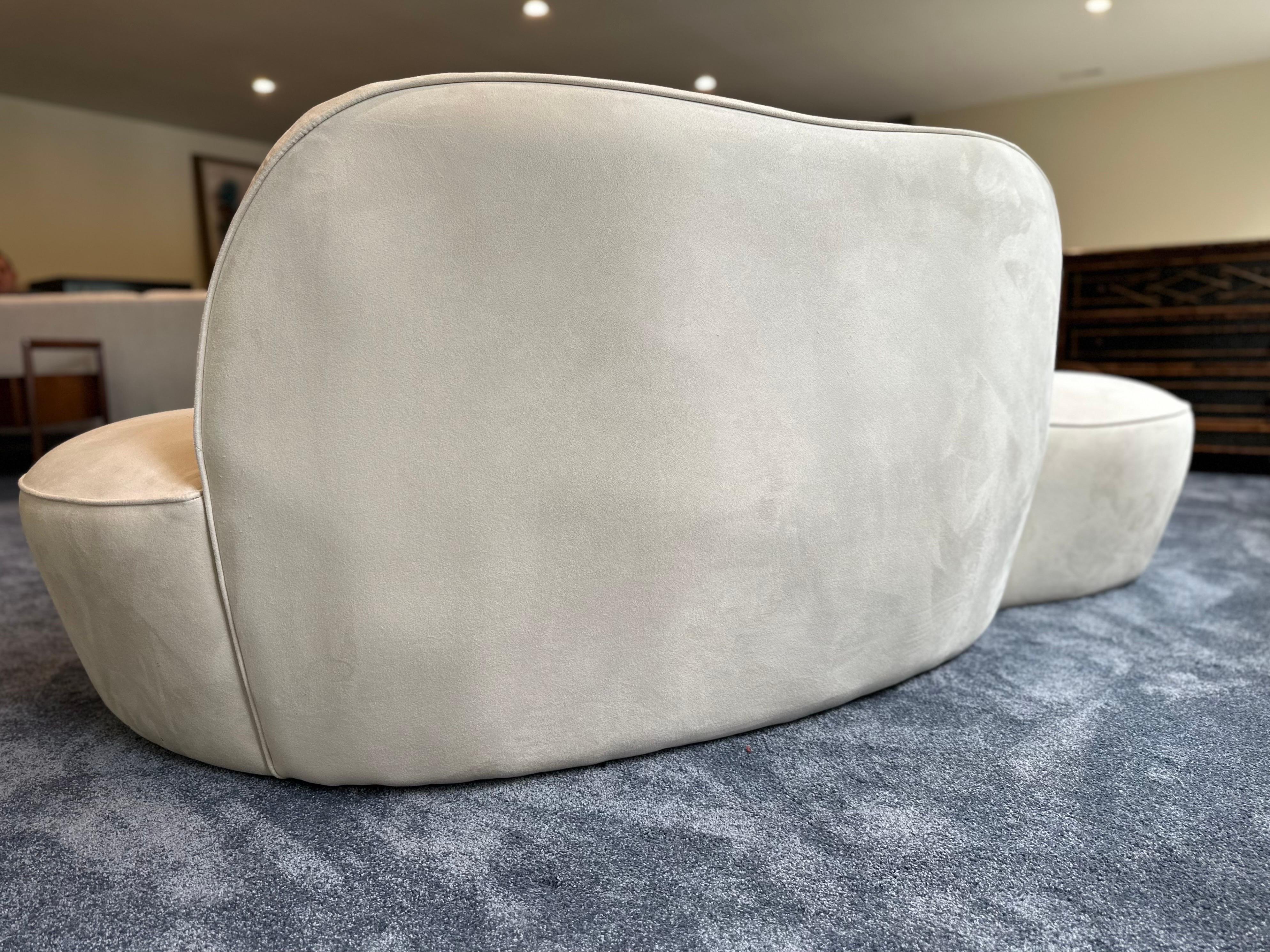 Vladimir Kagan “Zoe” Sofa for American Leather In Good Condition In Roanoke, VA