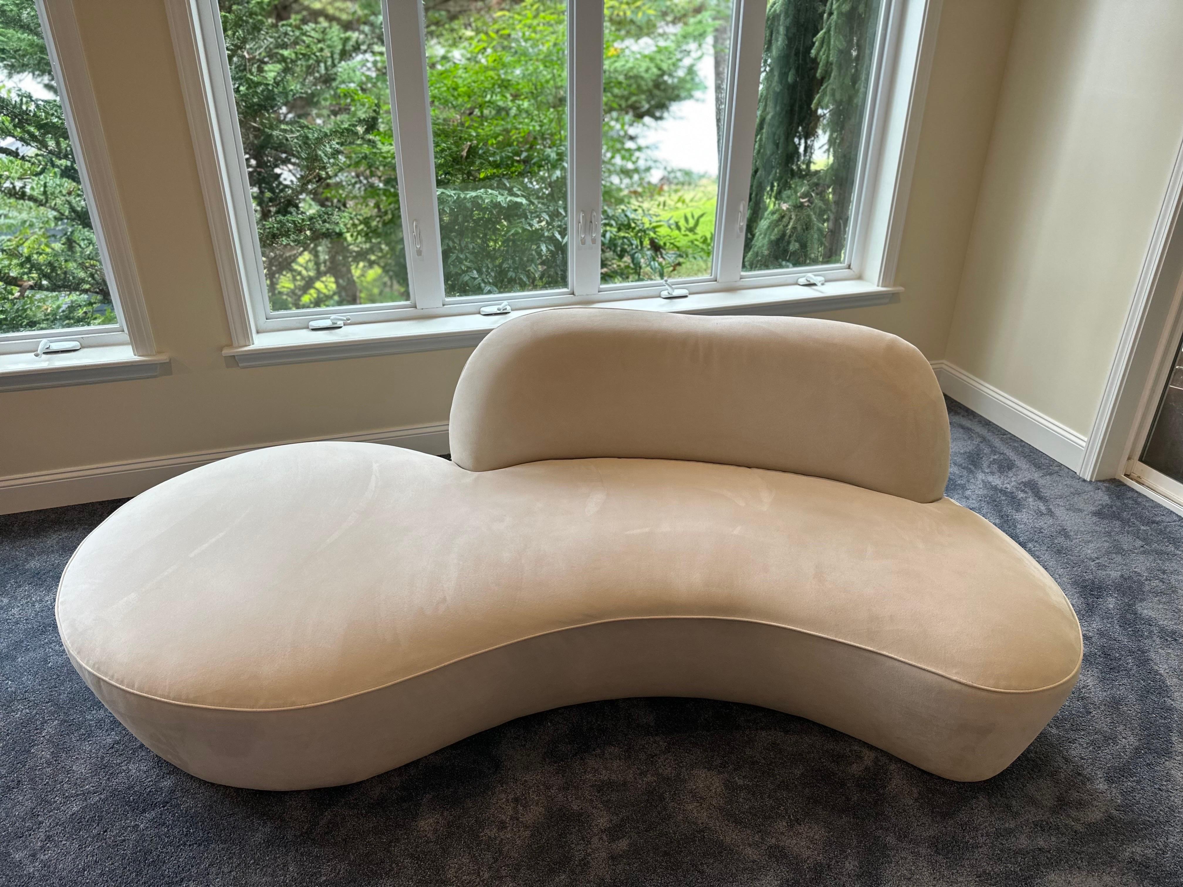 Vladimir Kagan “Zoe” Sofa for American Leather 2