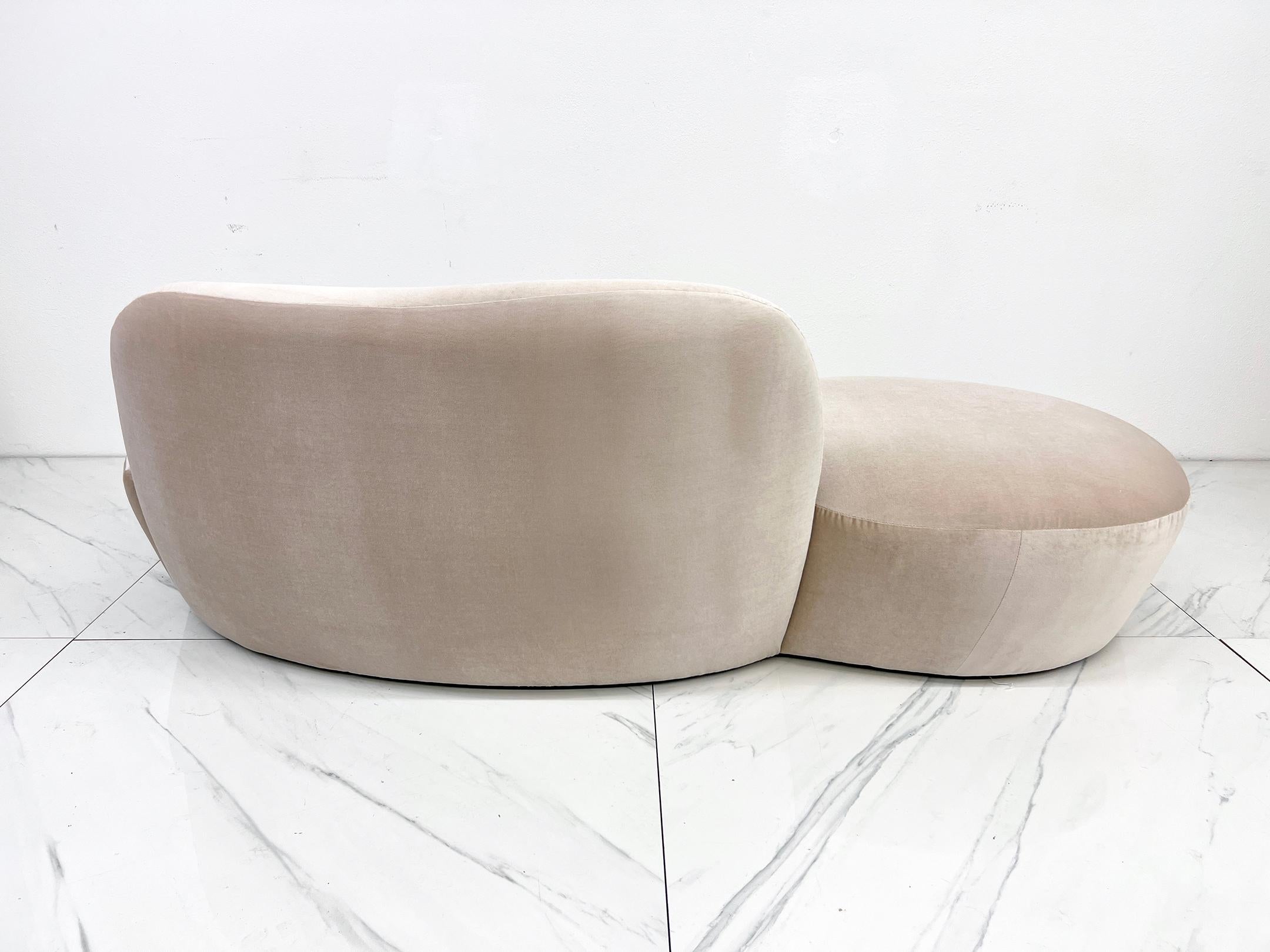 XXIe siècle et contemporain Canapé Zoe de Vladimir Kagan en velours Light Tan, American Leather, années 2000 en vente
