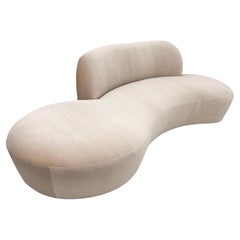 Sofá Vladimir Kagan Zoe de terciopelo Light Tan, American Leather, años 2000