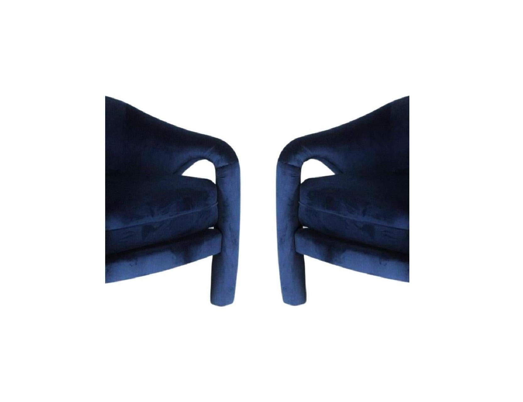 Vladimir Kaganesque Navy Blue Lounge Chairs by Weiman In Excellent Condition For Sale In Dallas, TX