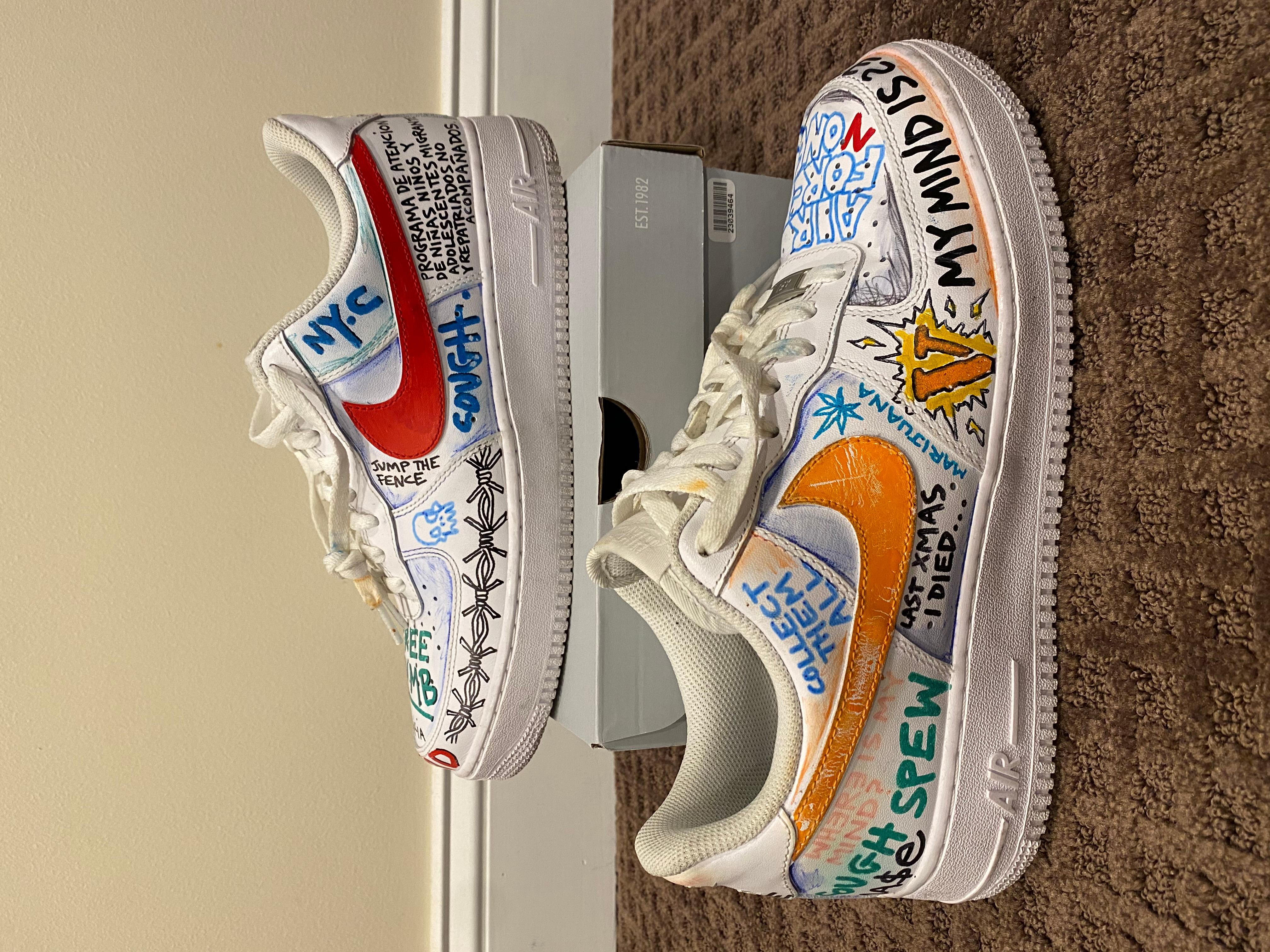 Vlone x Pauly x Nike Air force 1 low “Mase”
Size 10
No OG box from the release, however will be sent with a replacement AF1 box
The shoe is in good overall condition; just the art work is starting to fade in some areas. Please see ALL DETAILED