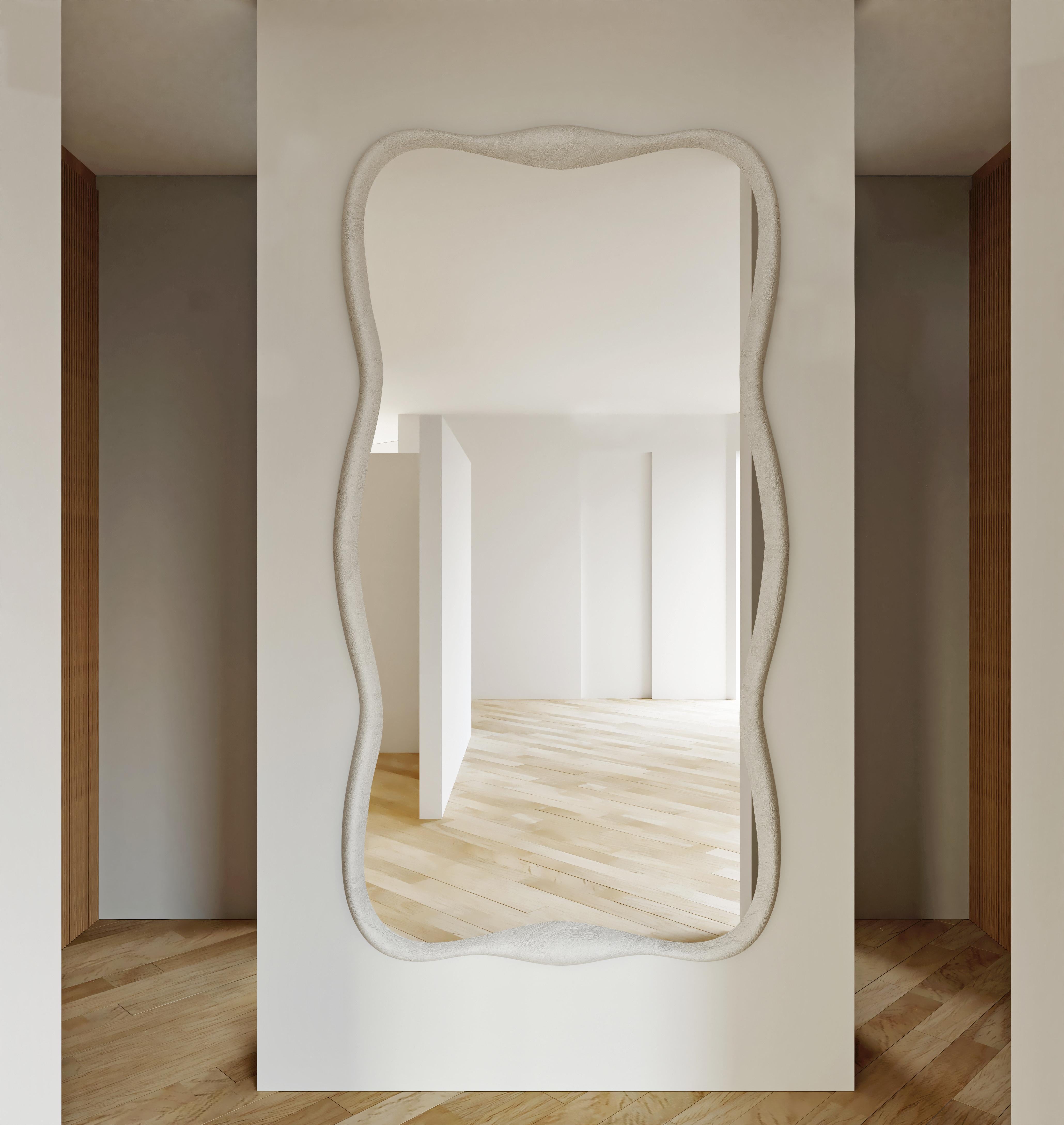 Plaster mirror with solid oak wood structure and finished in smooth plaster, dimensions 36