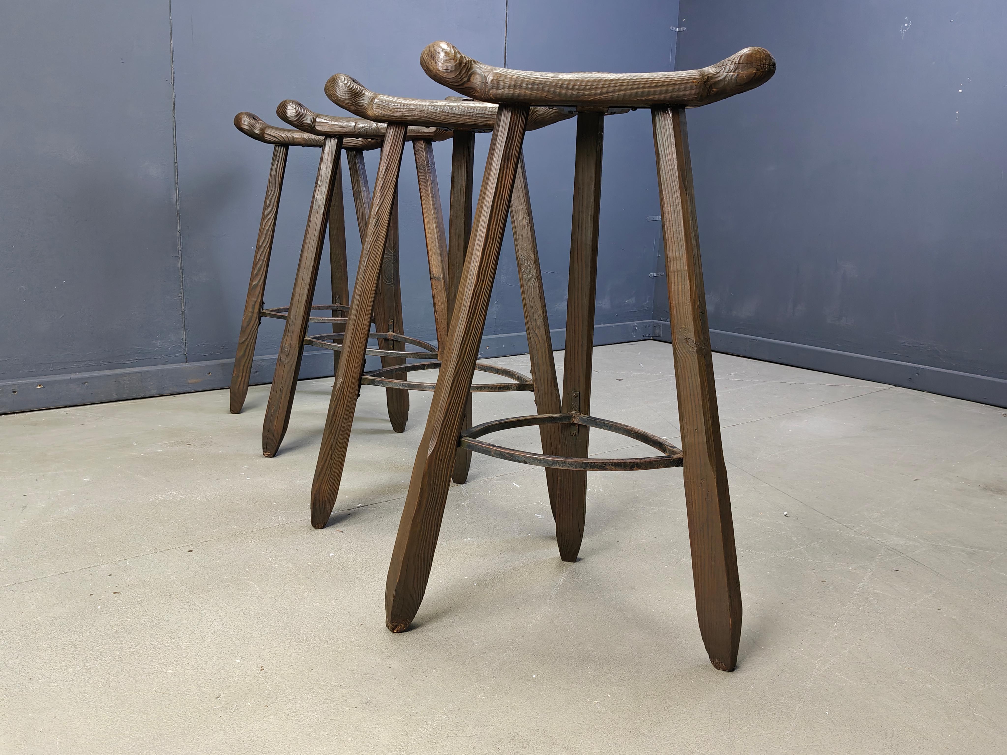 Vnitage brutalist bar stools, 1960s - set of 4 In Good Condition For Sale In Leuven, Vlaams Gewest
