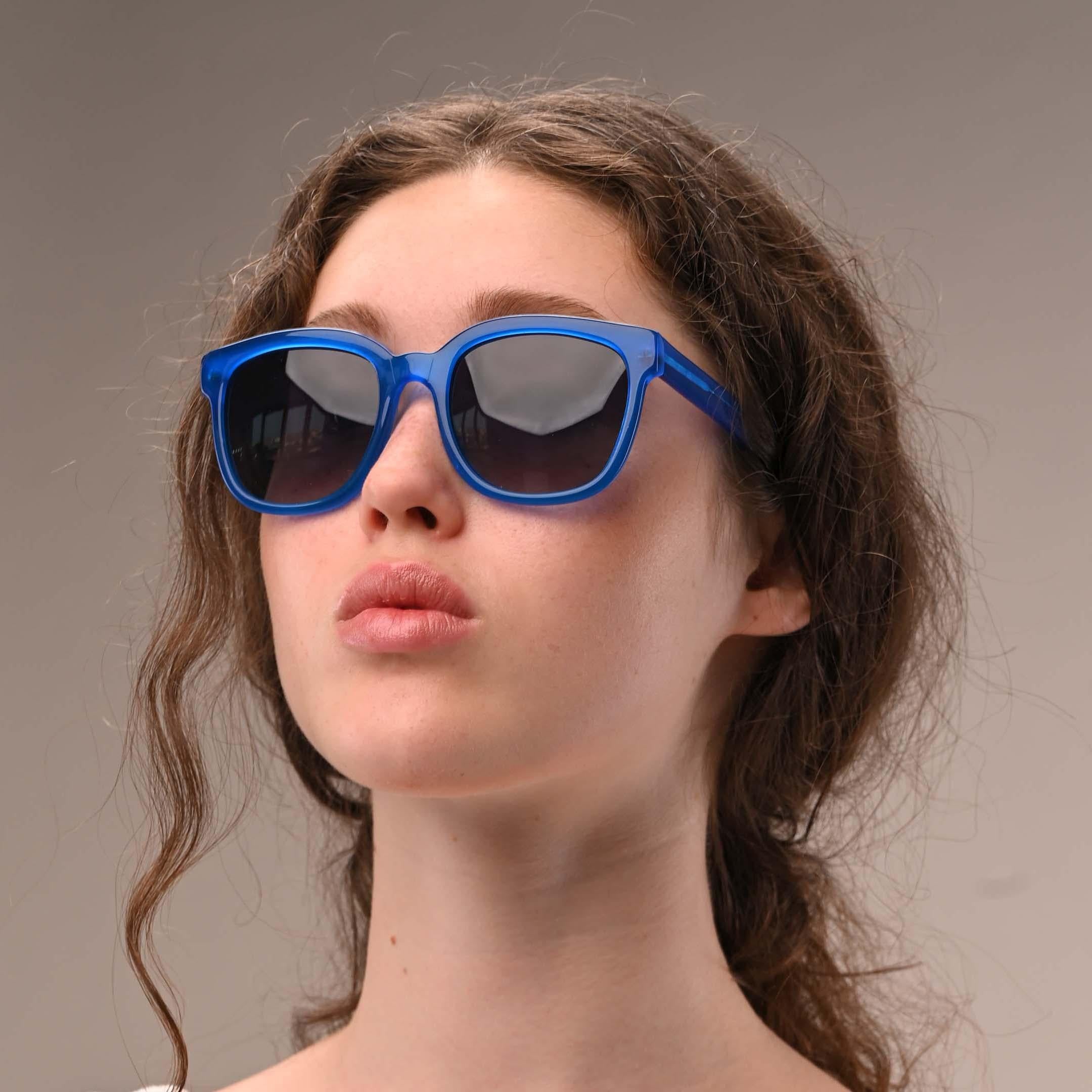 Blue Vogart vintage sunglasses 70s 
