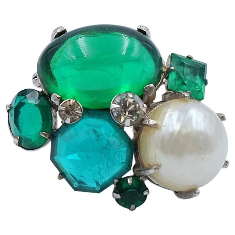 Vogue Green Pearl Bijoux Vintage Brooch