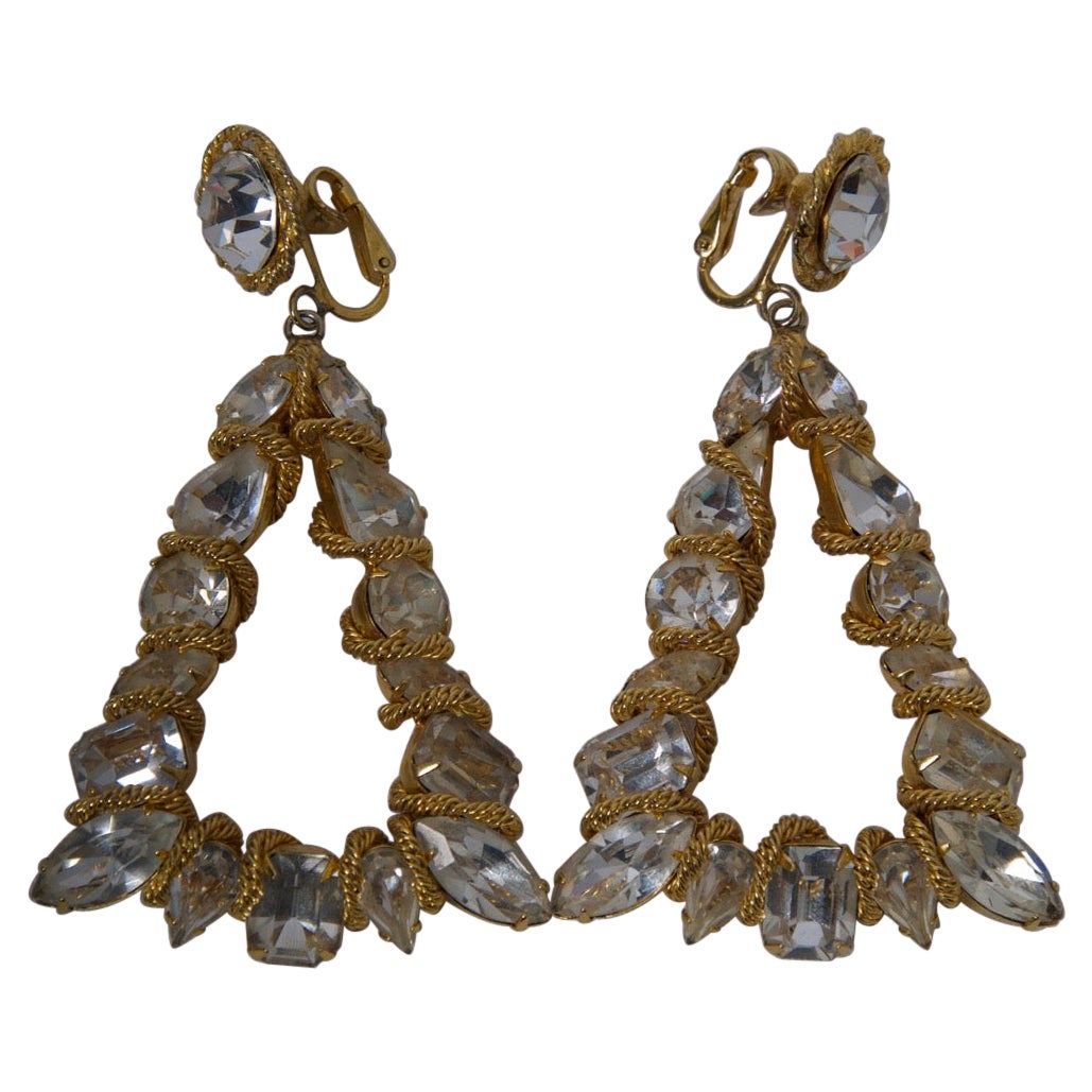 Boucles d'oreilles pendantes en or et cristal Vogue en vente