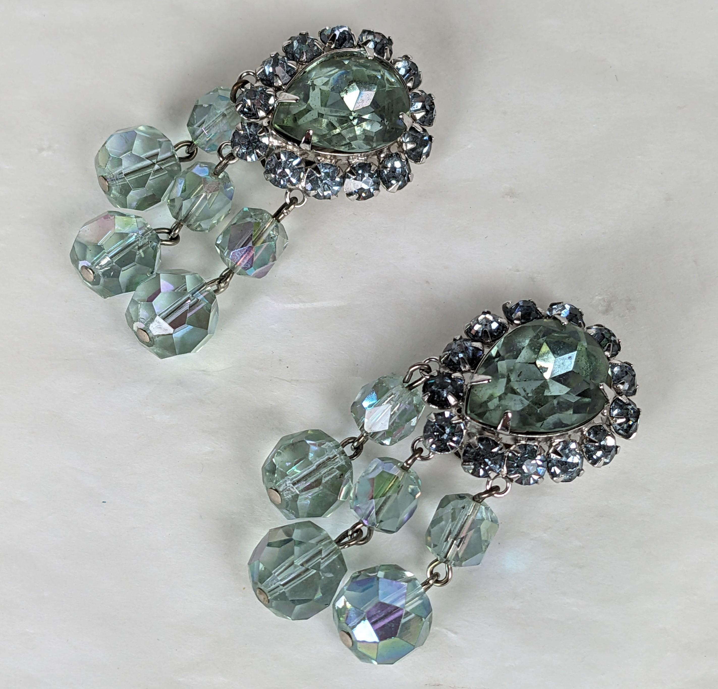 Boucles d'oreilles en perles Aurora lilas pâle de Vogue Bon état - En vente à New York, NY