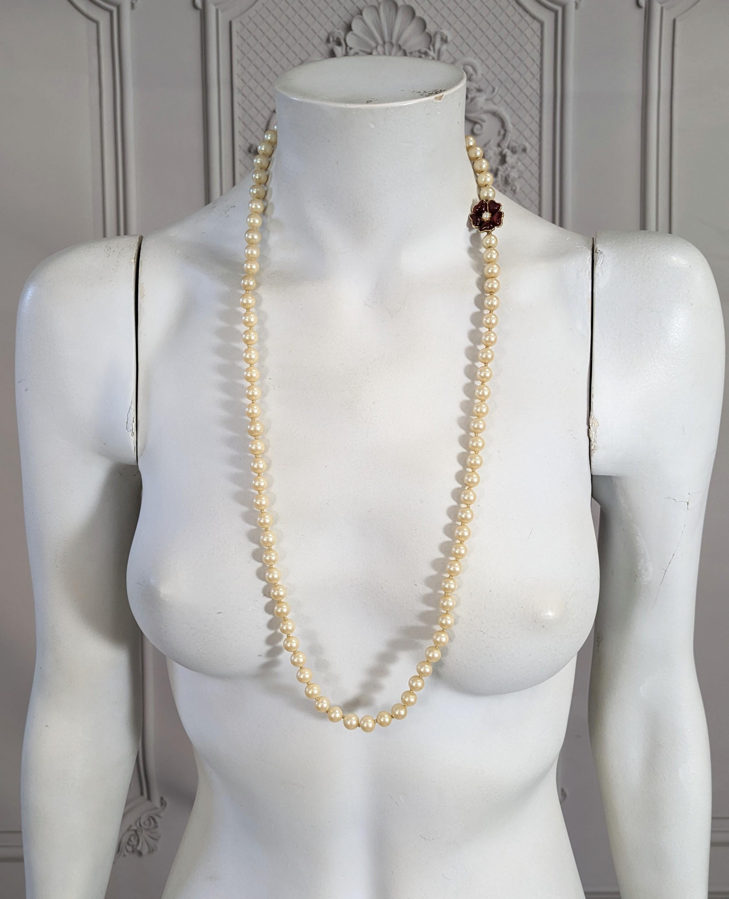 Vogue Pearls with Gripoix Flower Clasp For Sale 1