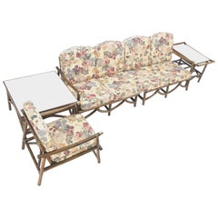Vogue Rattan Bambou c1970s Canapé Chaise assortie Paire de tables d'appoint 5 Pcs Set Mint