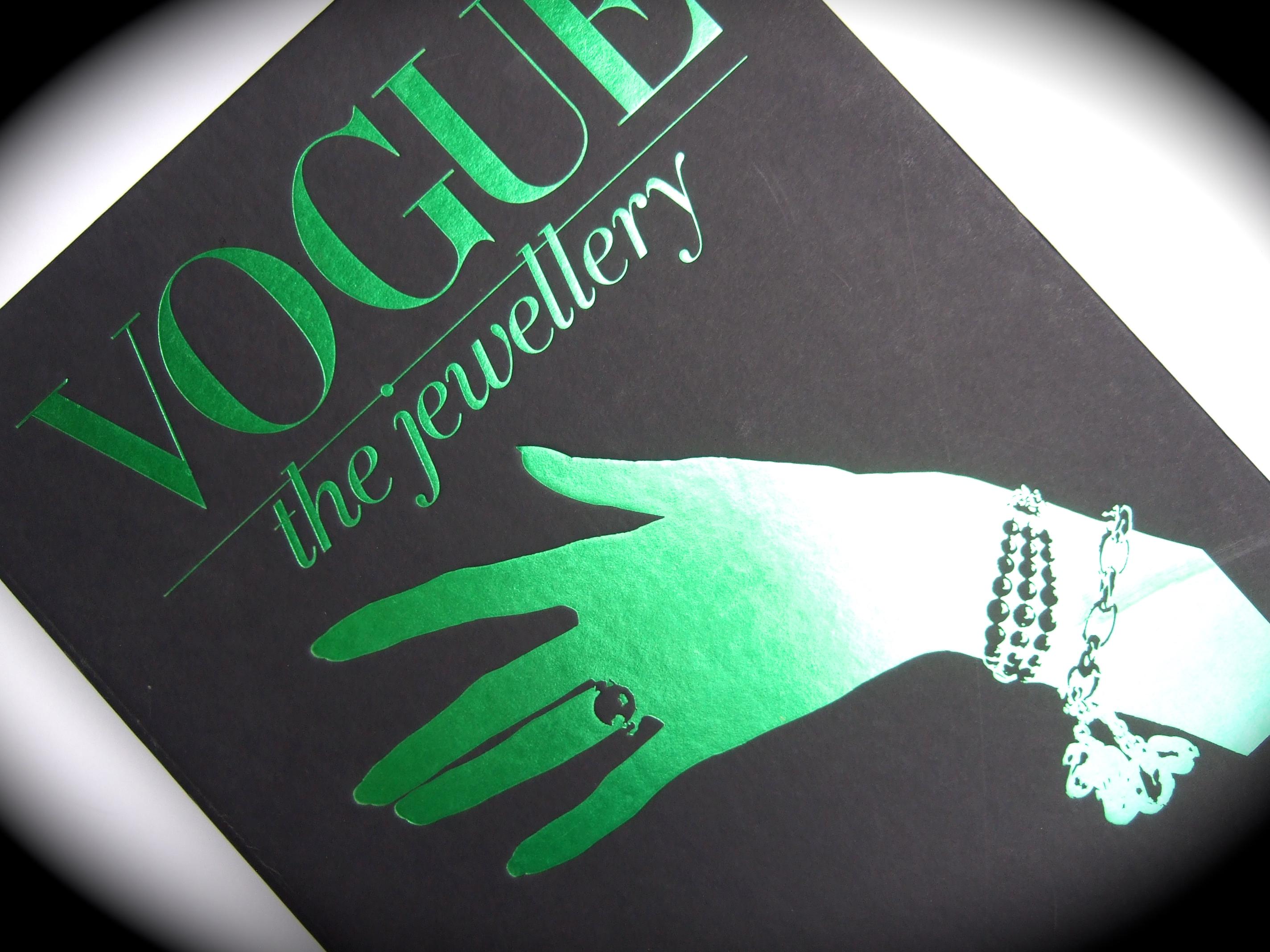 Vogue The Jewellery Hard Cover Book in Original Cardboard Case  21st c For Sale 6