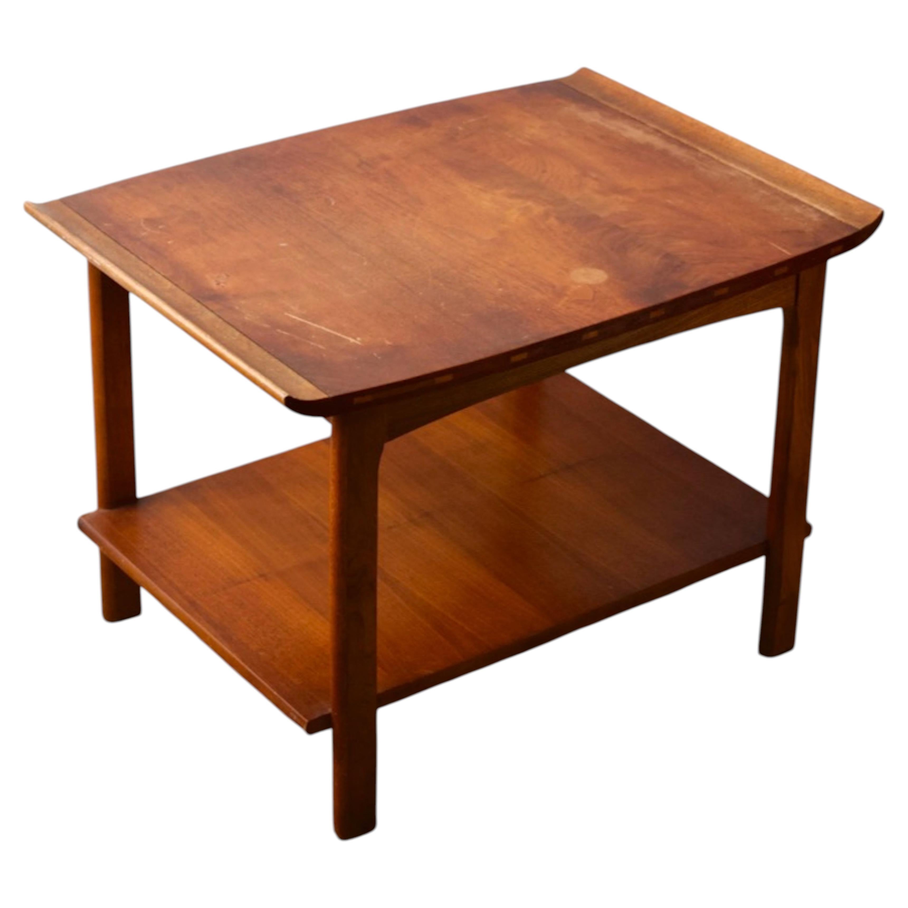 'Vogue' Walnut Side Table for Lane For Sale