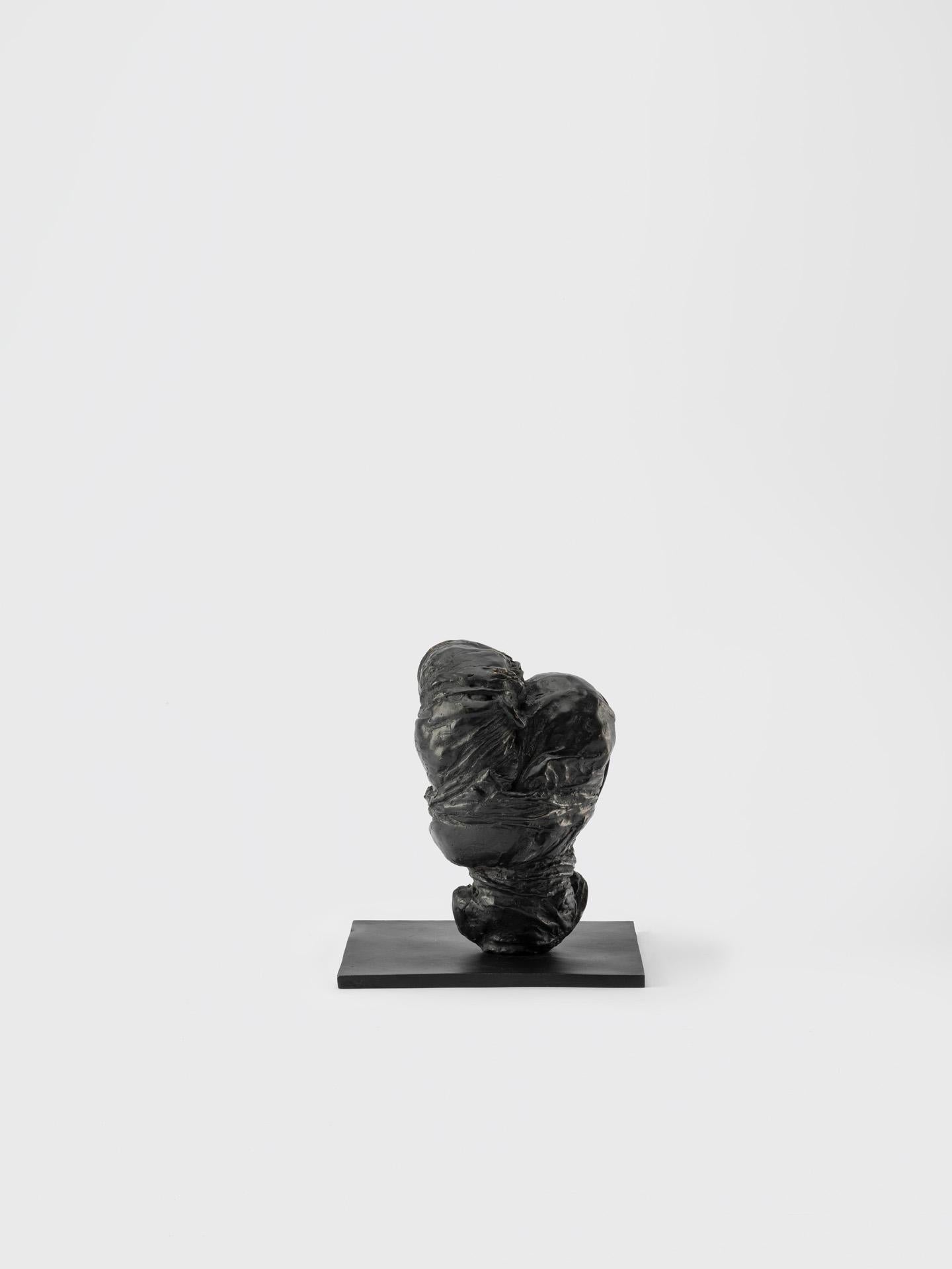 Calco Void, scultura contemporanea in bronzo fuso, patina nera in vendita