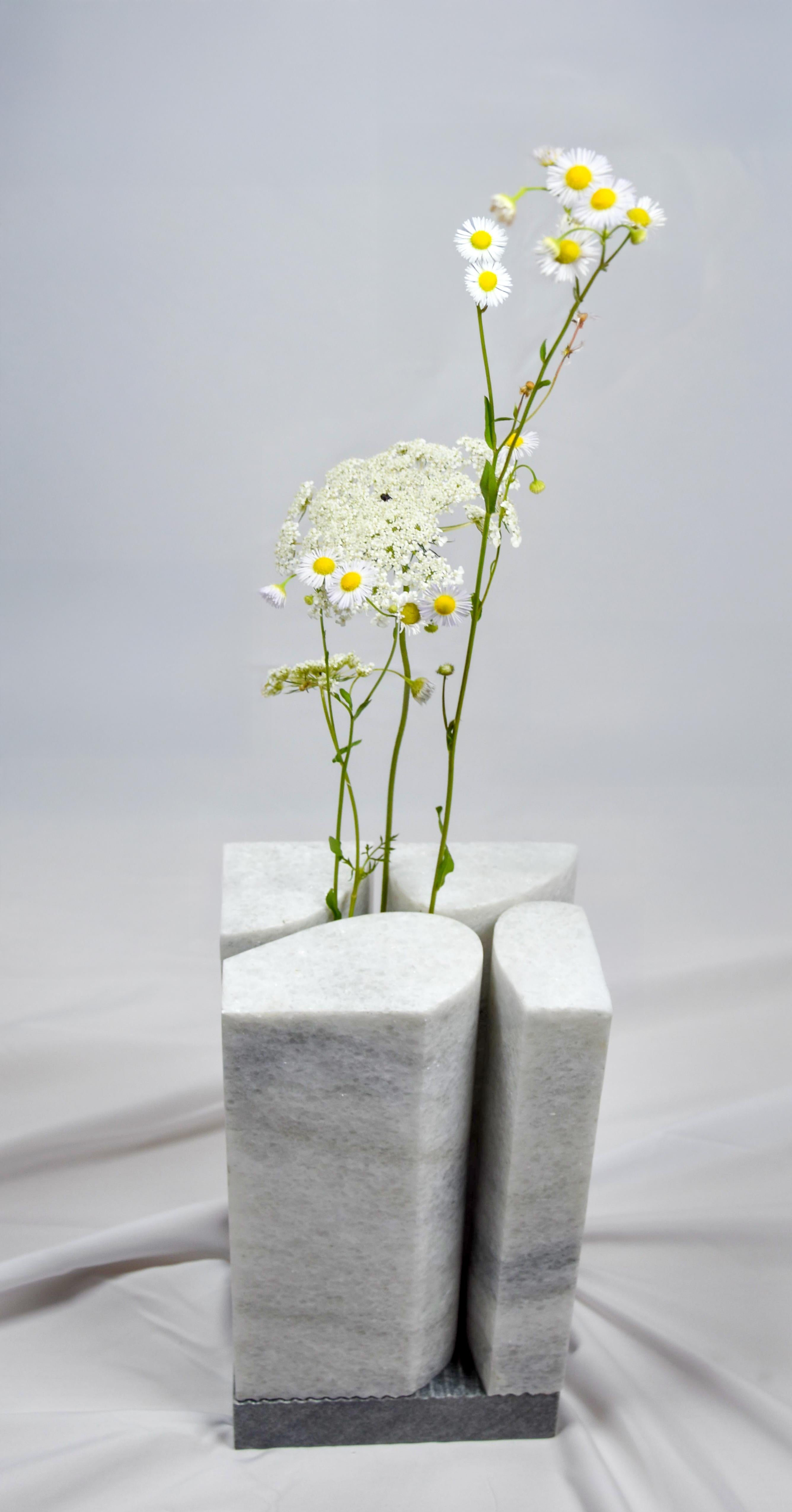 Swiss Vase Void - Vase modulaire en marbre Cristallina en vente
