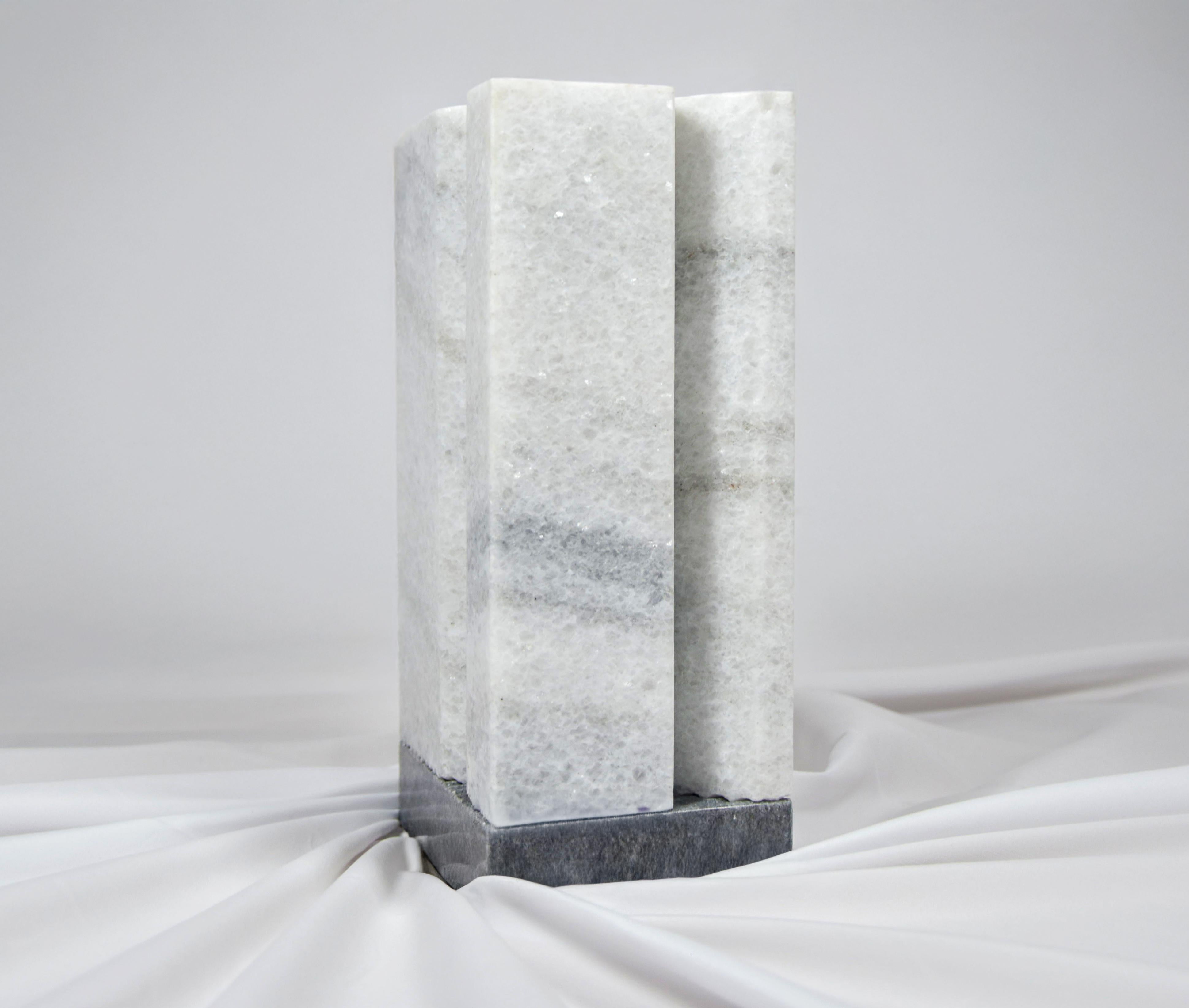 Sculpté Vase Void - Vase modulaire en marbre Cristallina en vente