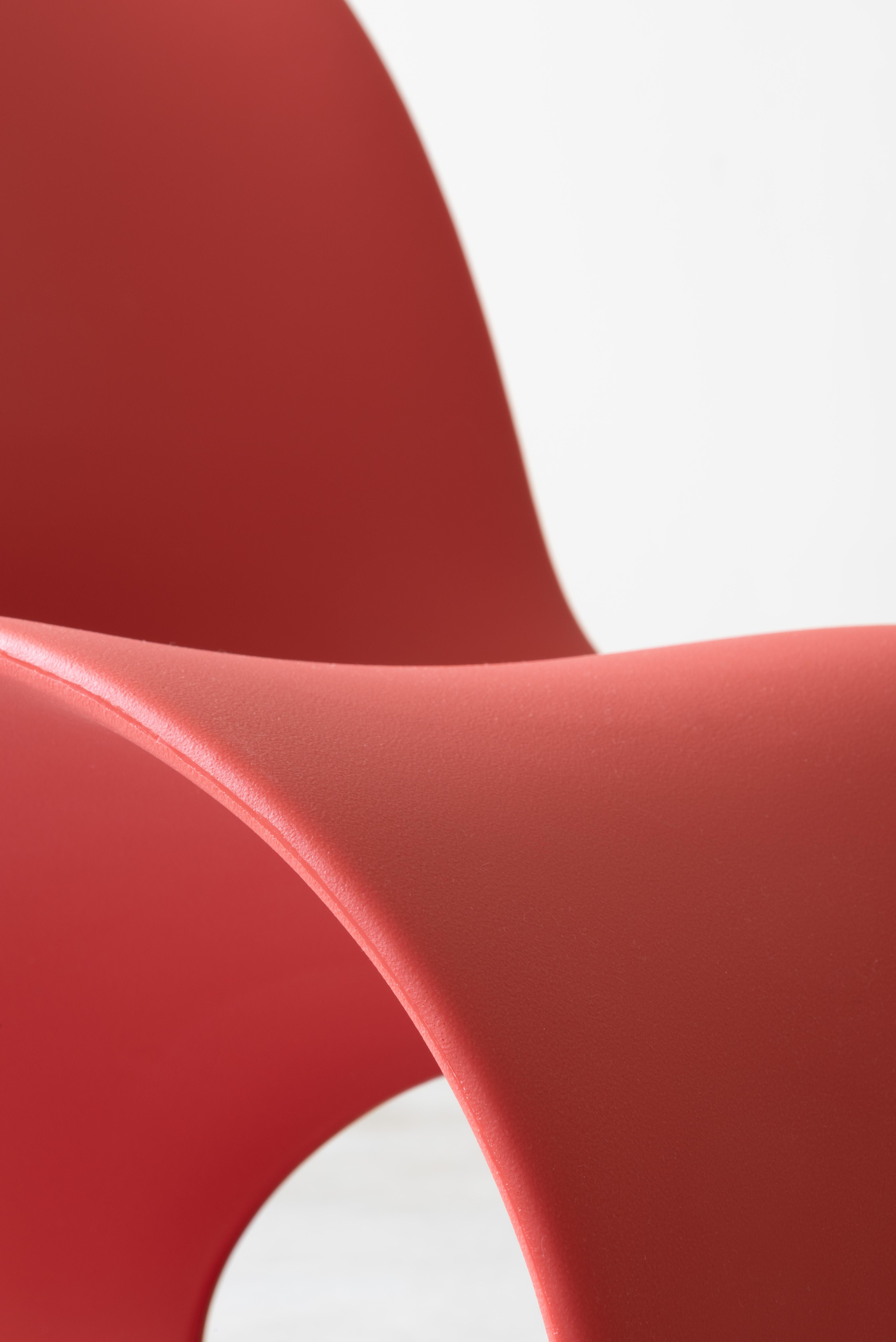 Voido Rocking Chair  in Red by Ron Arad for MAGIS In New Condition For Sale In Brooklyn, NY