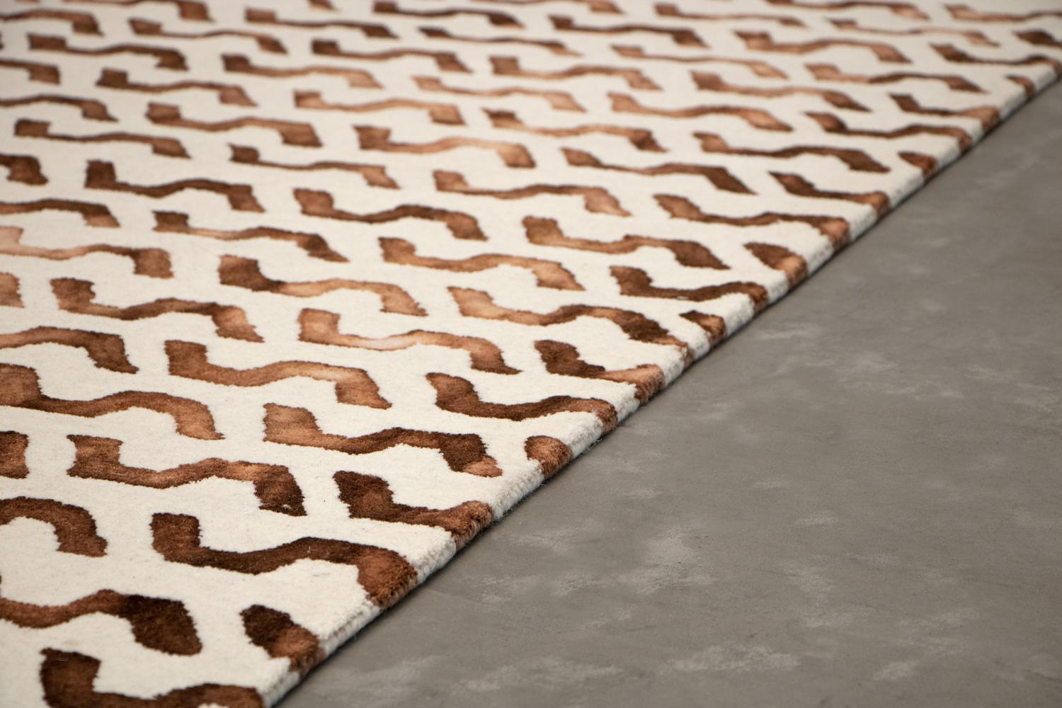 Hand-Crafted Contemporary Patterned New Zealand Wool Rug by Deanna Comellini 200x300 cm For Sale