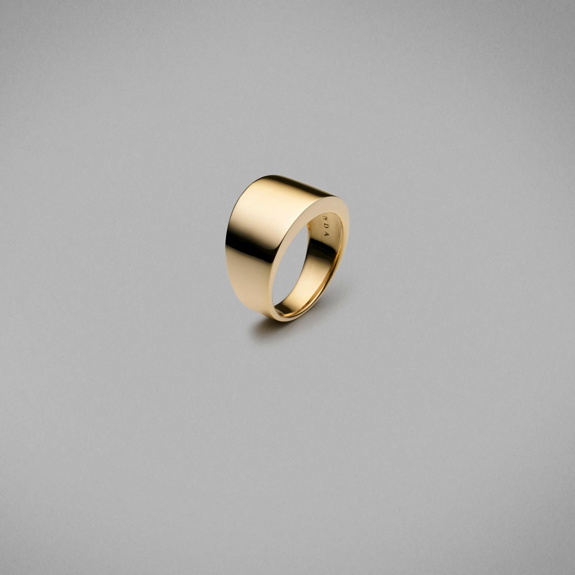 A BUNDA 'Volc' 9ct yellow gold ring. Signed BUNDA. 