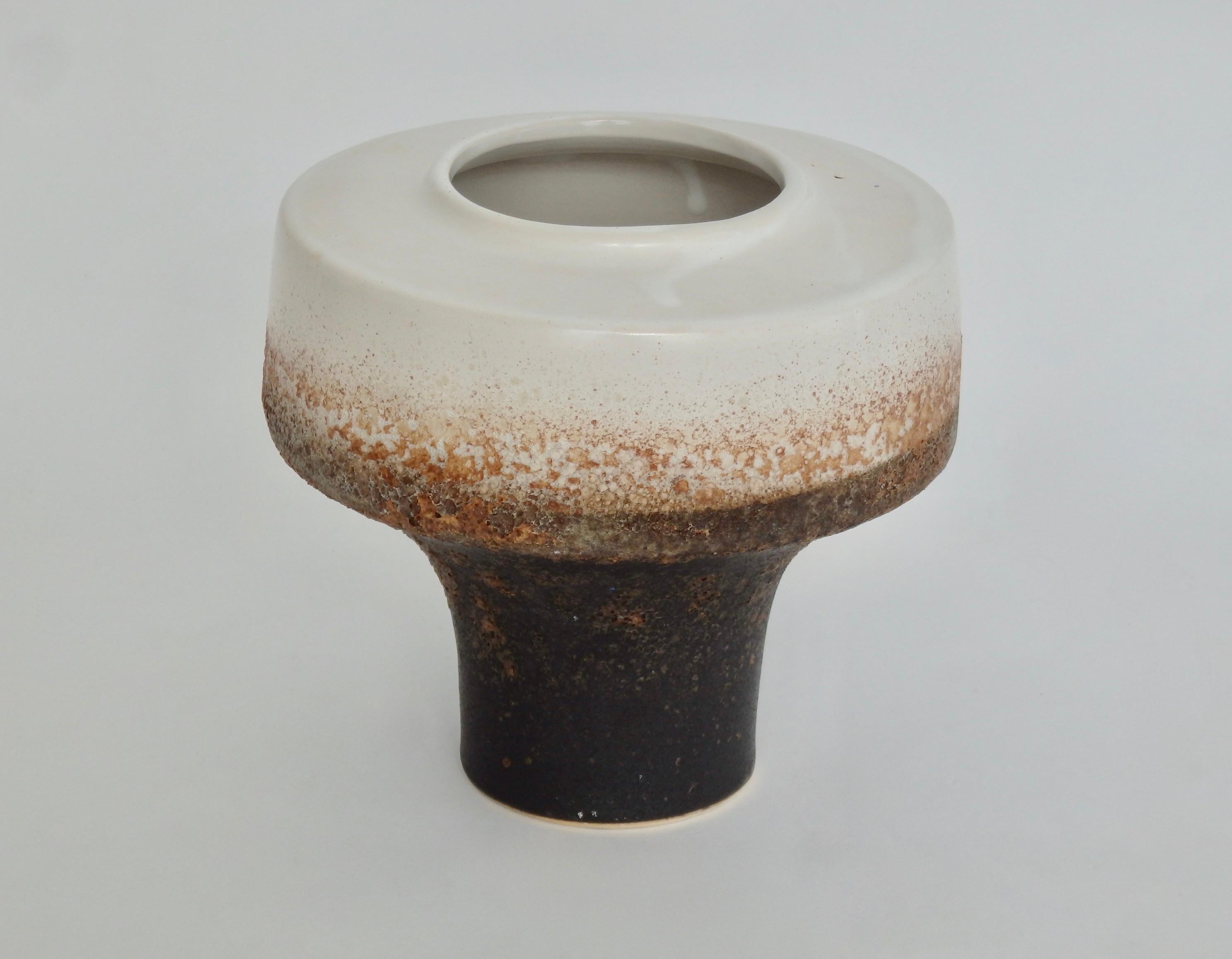 Mid-Century Modern Volcanic Glazed Studio Pottery Vessel, Style of Gertrud and Otto Natzler For Sale