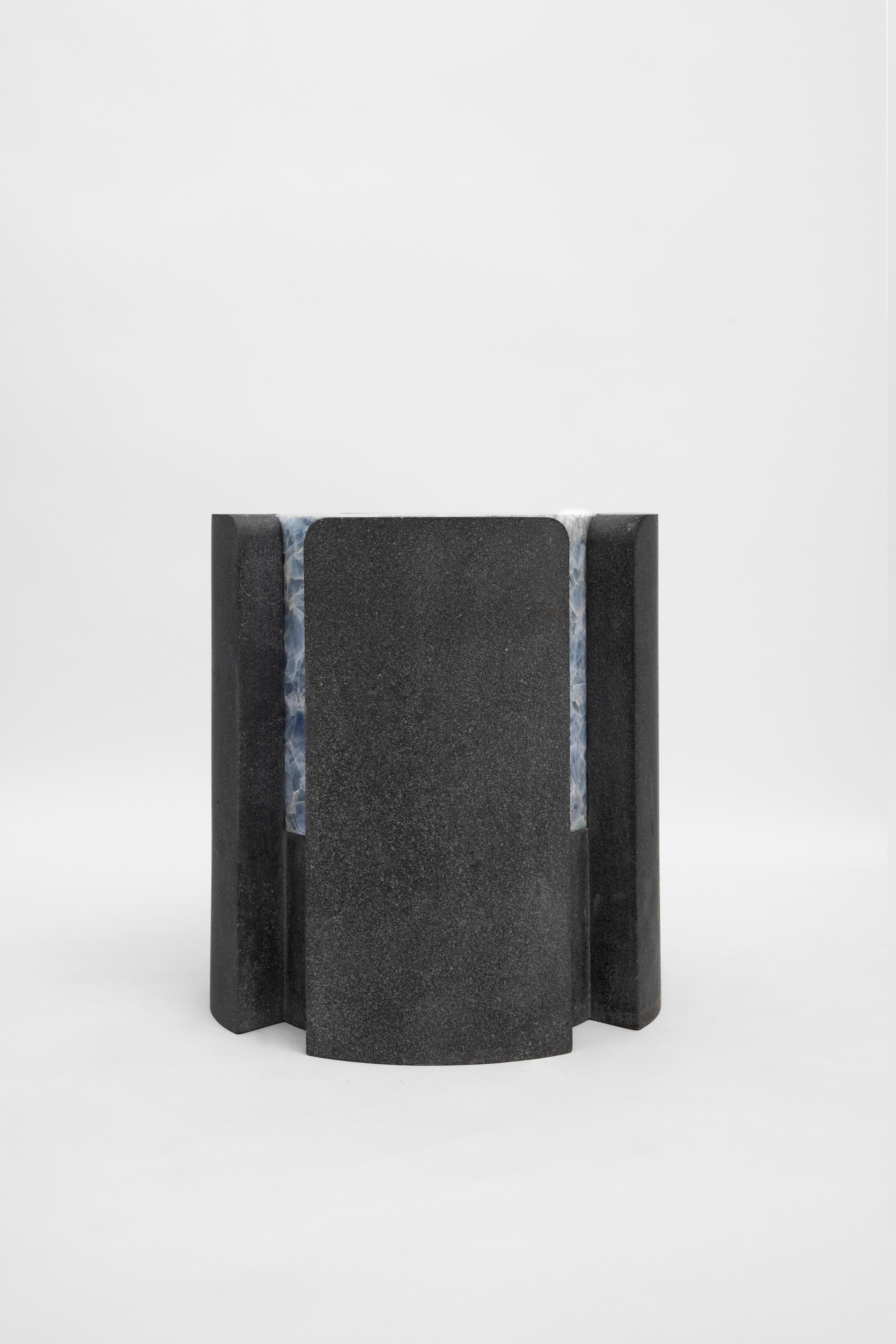 Mexicain Abat-jour volcanique III - Sten Studio - Pierre de lave et calcite bleue en vente