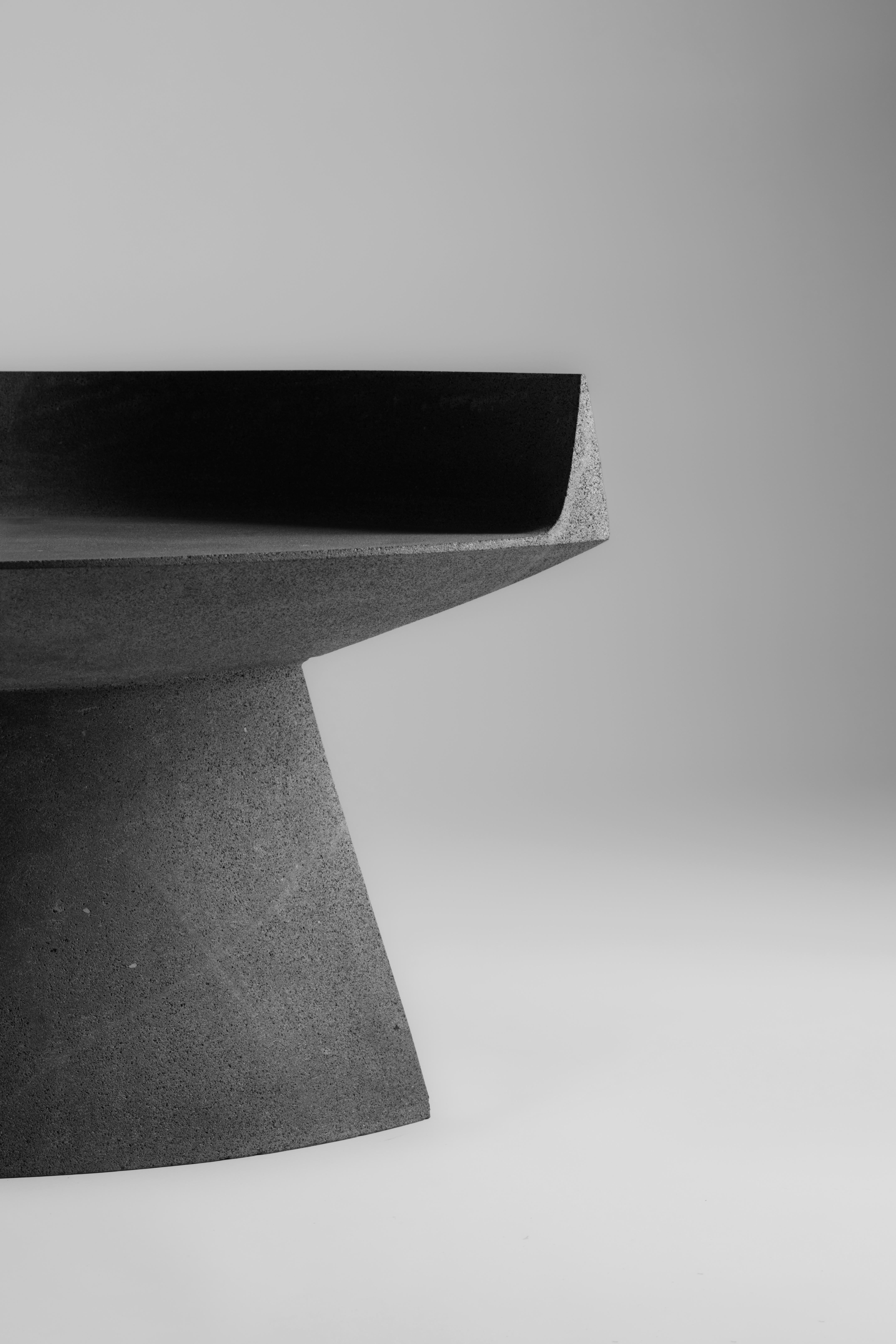 Banco de Piedra Volcánica y Ojos de Mármol de Sebastián Cappiello Mexicano en venta