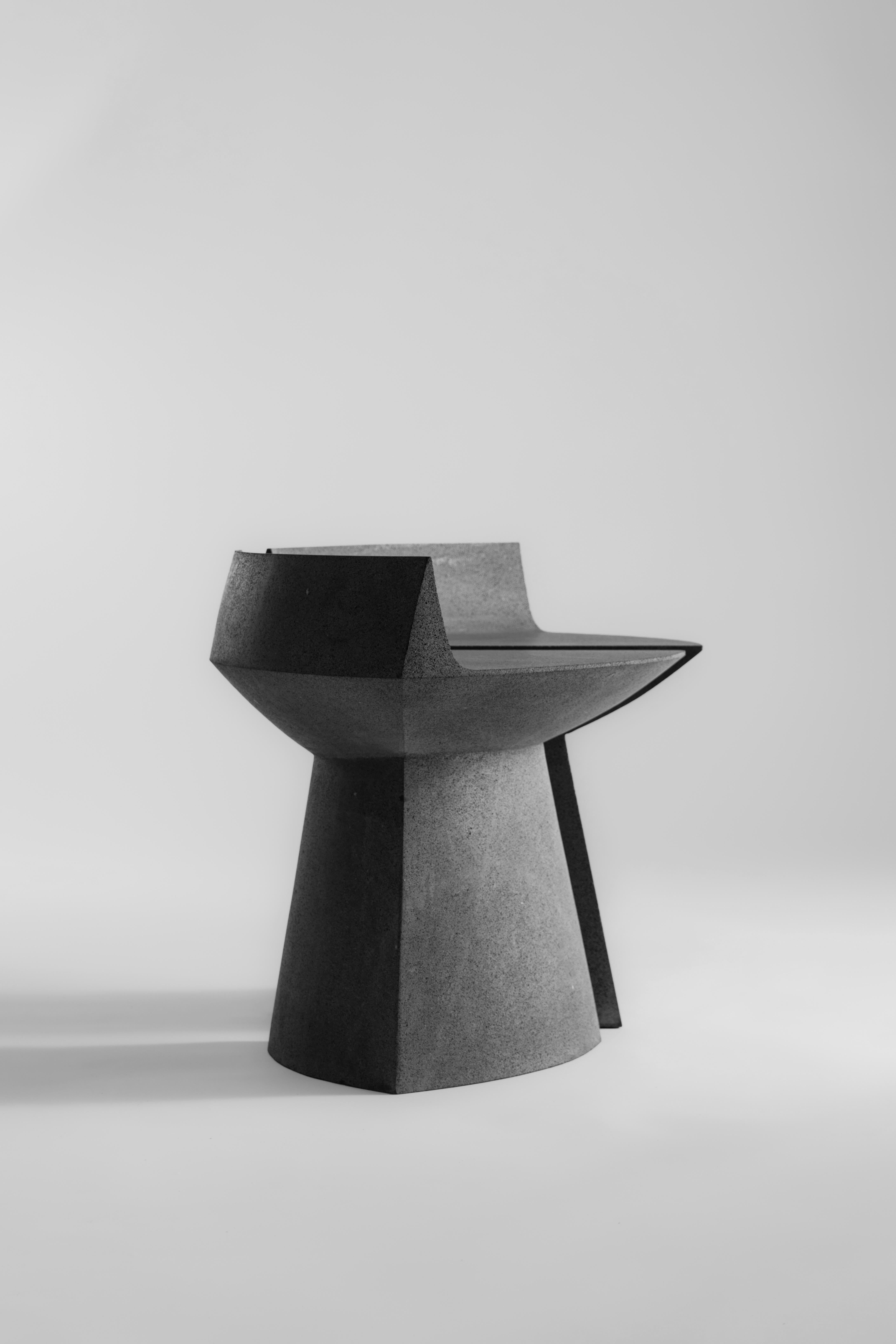 Banco de Piedra Volcánica y Ojos de Mármol de Sebastián Cappiello Siglo XXI y contemporáneo en venta