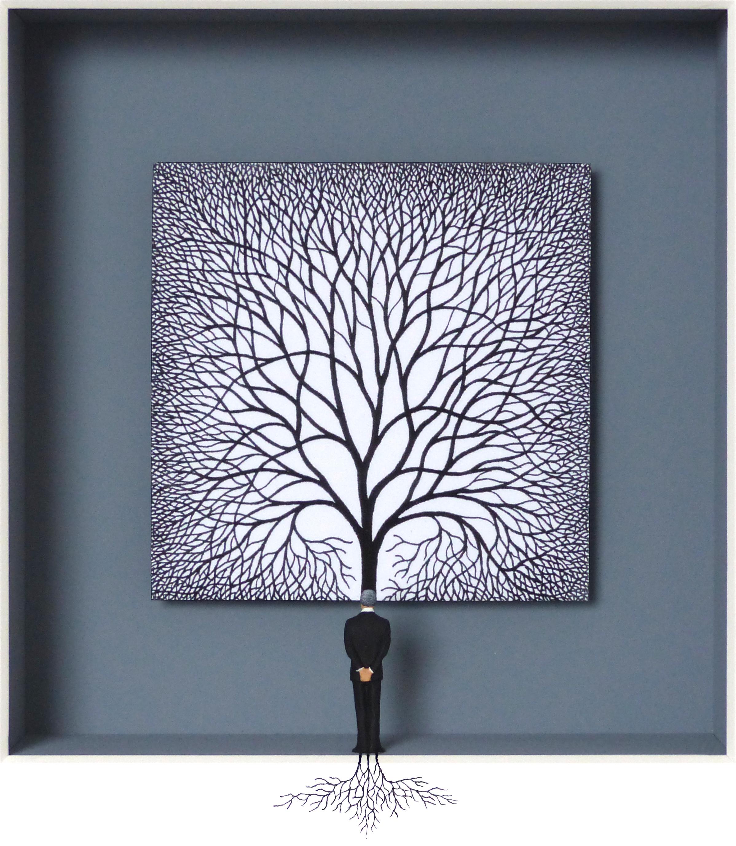 "Ramas y raíces" es una obra de arte original en técnica mixta de Volker Kuhn. La obra está firmada a mano por el artista debajo de la obra en el paspartú. 51 x 49 cm enmarcada en un marco de madera plateada con un sencillo mecanismo para colgar en