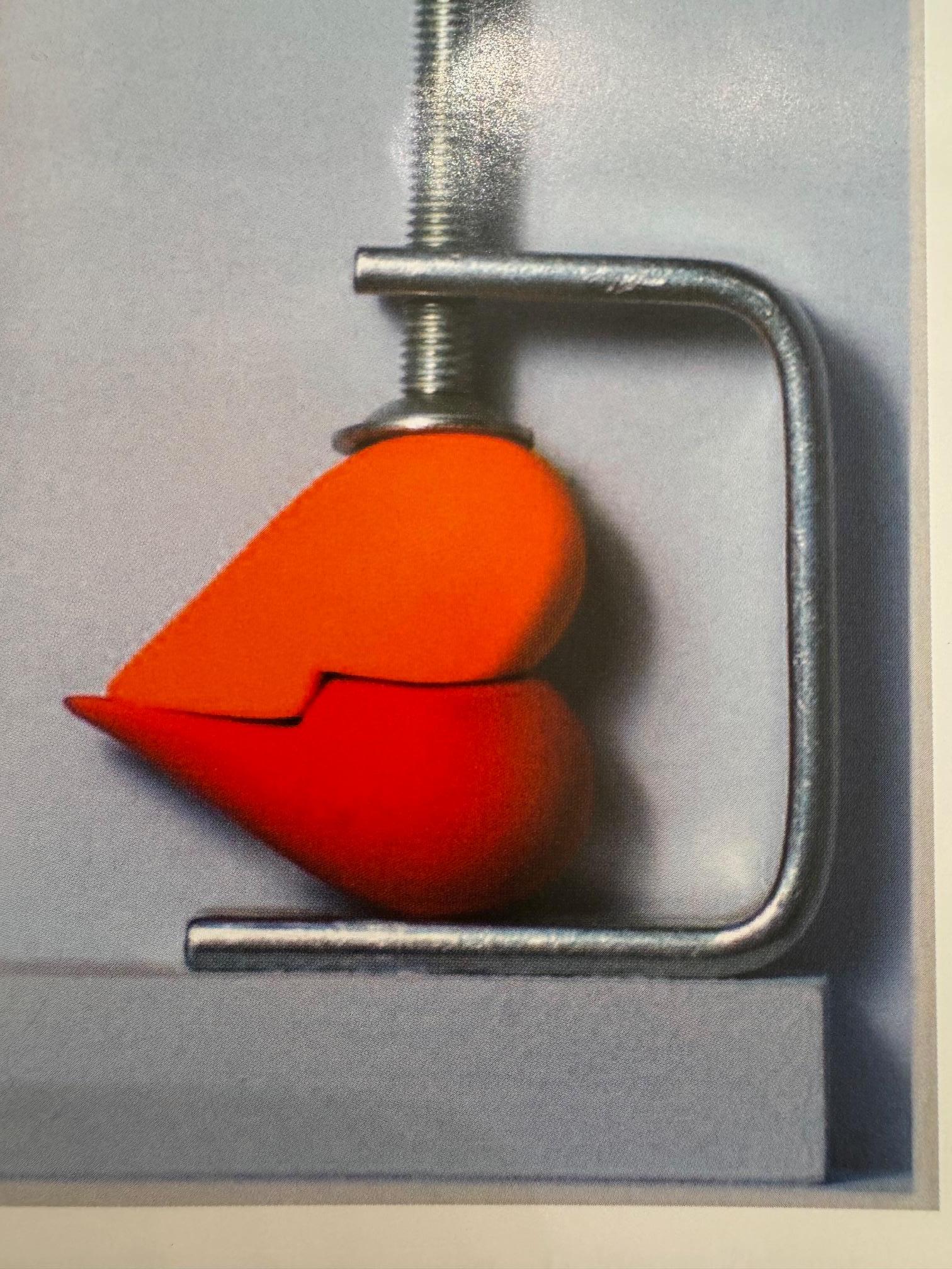Glued Together - œuvres d'art contemporaines originales en boîtes de Volker Kuhn heart en vente 5