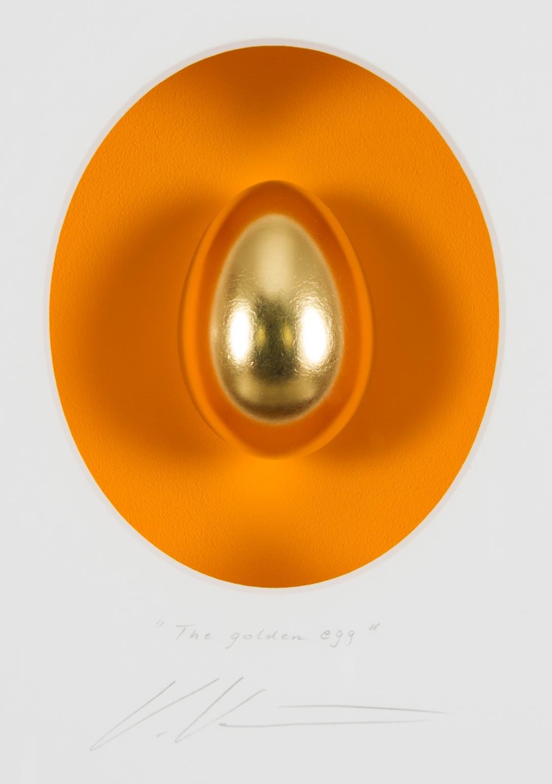 Huevo de Oro - arte contemporáneo original en cajas obra de Volker Kuhn en venta 2