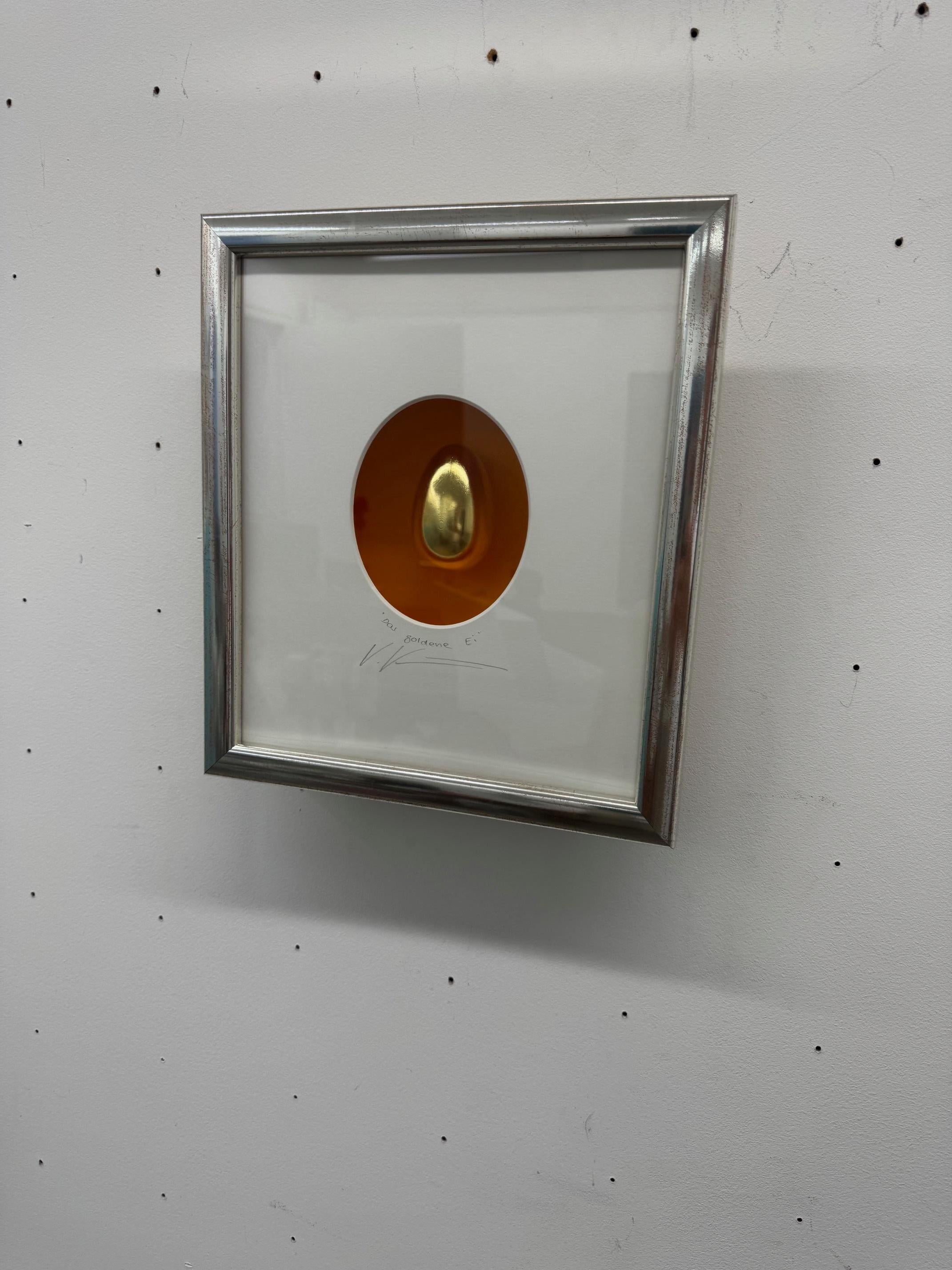 Golden Egg - œuvres d'art contemporaines originales en boîtes de Volker Kuhn en vente 4