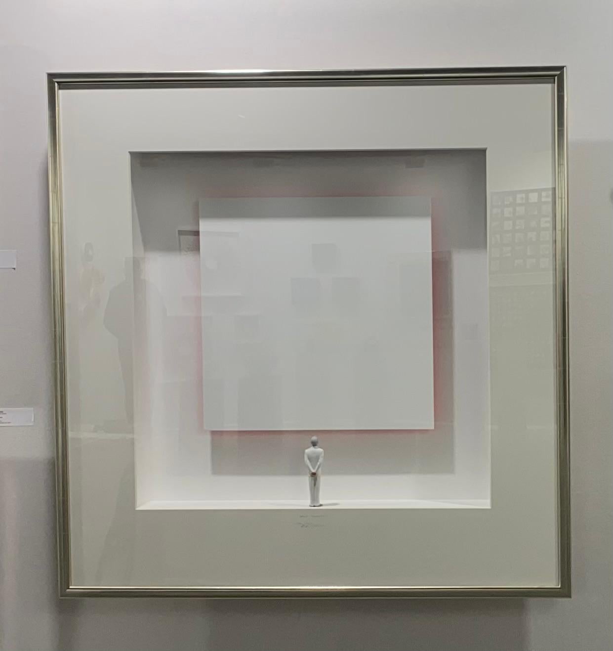 Great Reflection - zeitgenössisches minimalistisches Kunstwerk weiße Leinwand mit Reflexion (Assemblage), Mixed Media Art, von Volker Kuhn