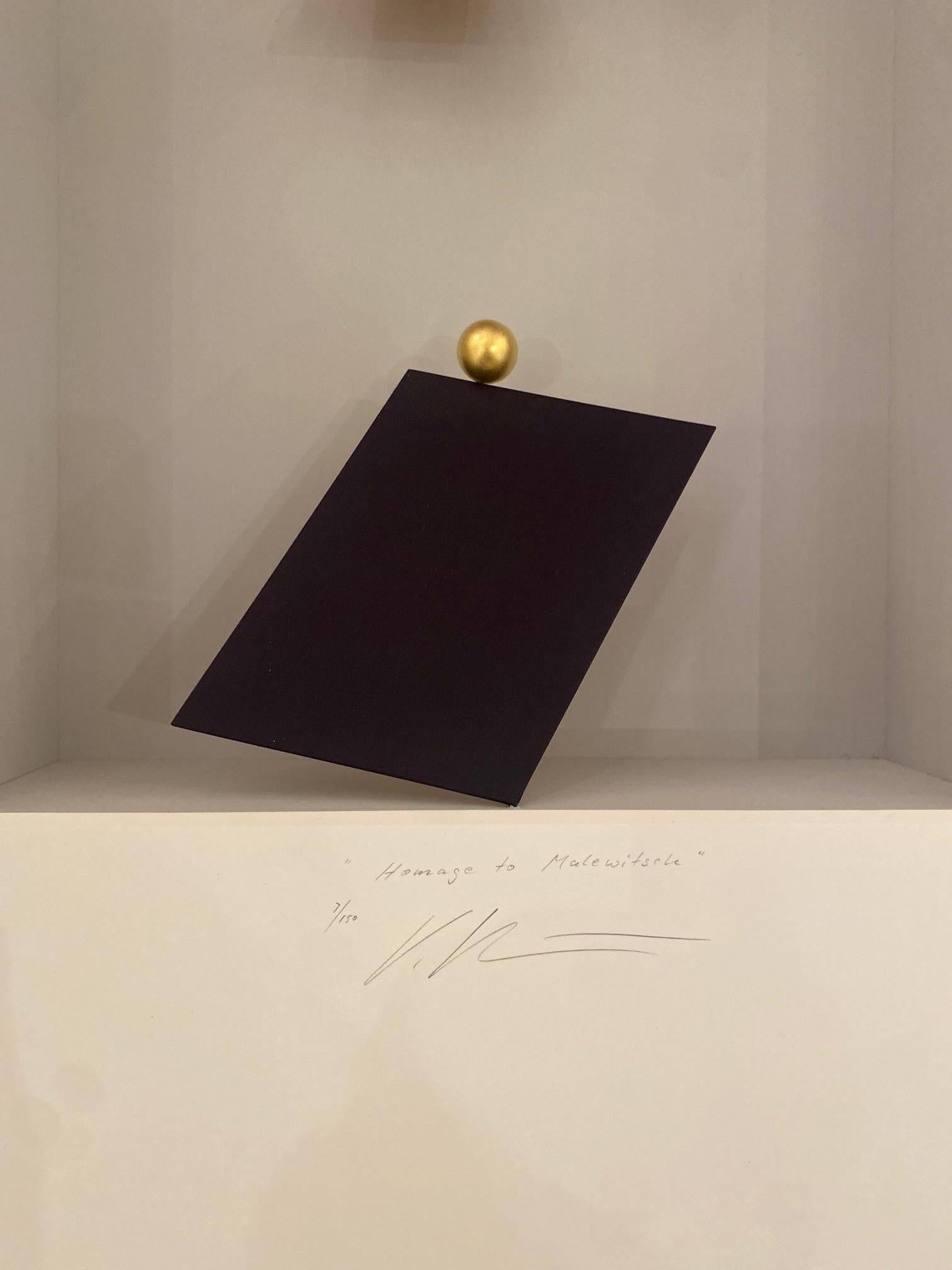 Hommage an Malewitsch - zeitgenössische Hommagekunst in Schachteln von Kasimir Malewitsch (Assemblage), Mixed Media Art, von Volker Kuhn