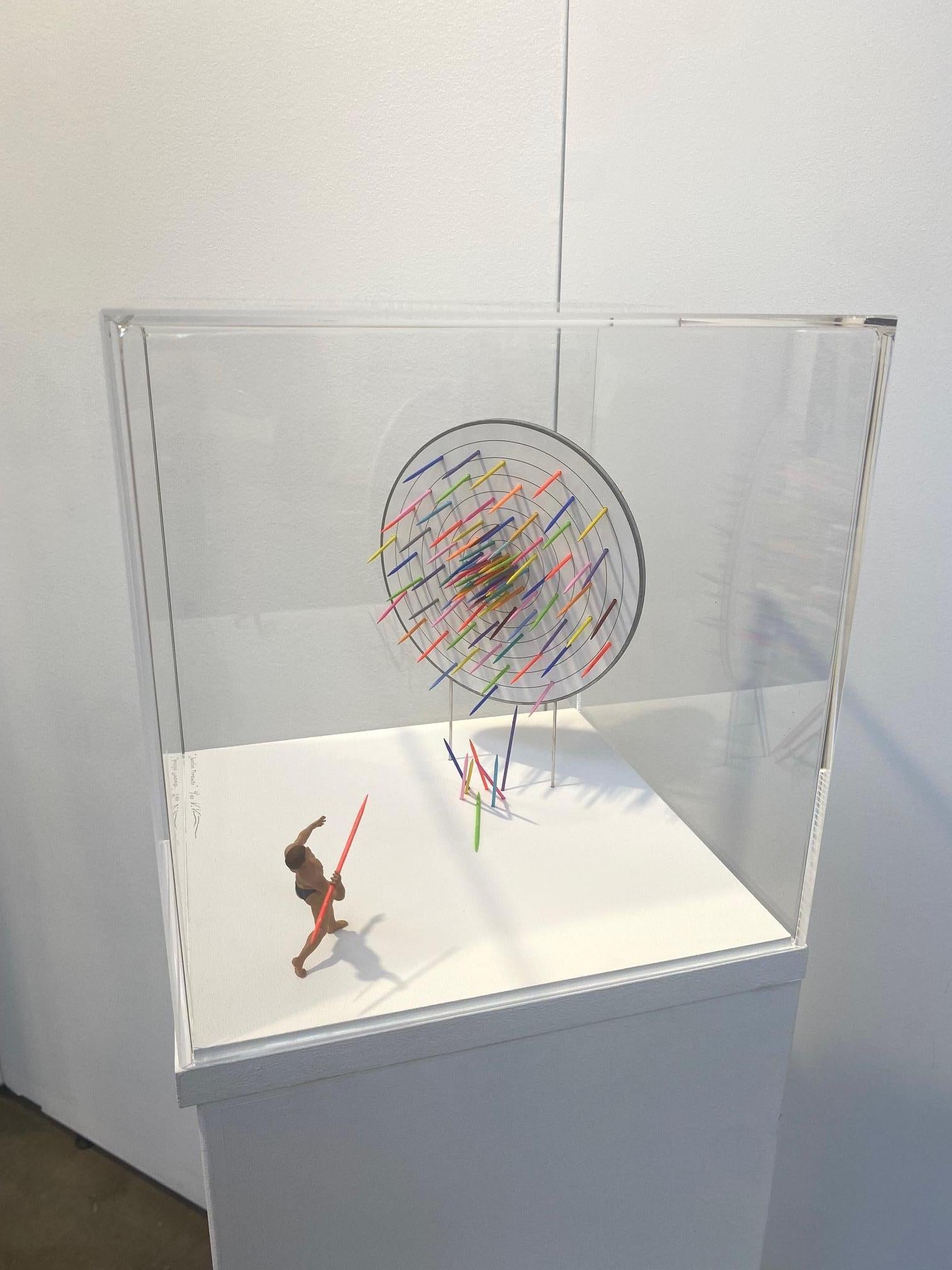 Javolin Thrower - obra de arte en técnica mixta, escultura contemporánea y minimalista en venta 2
