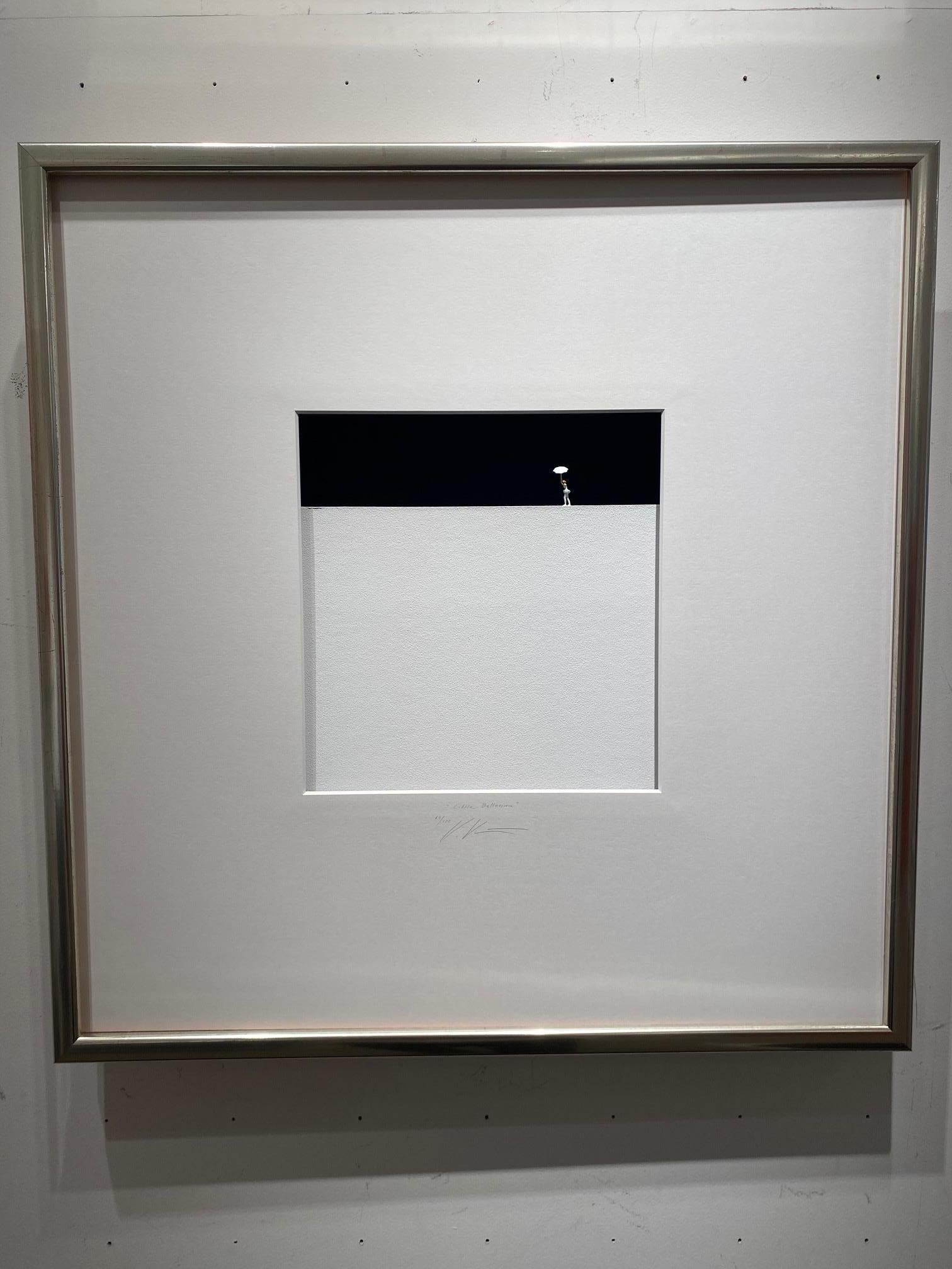 Little Ballerina - Omaggio a Ellsworth Kelly opera d'arte minimalista di Volker Kuhn in vendita 2