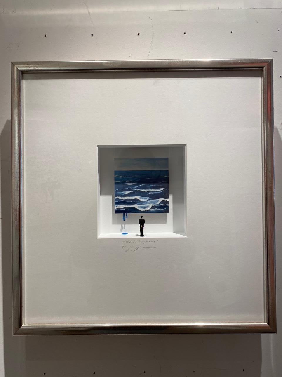 Roaring Waves - Zeitgenössische Kunst in Boxen Kunstwerk von Volker Kuhn Surrealistischer Ozean im Angebot 4