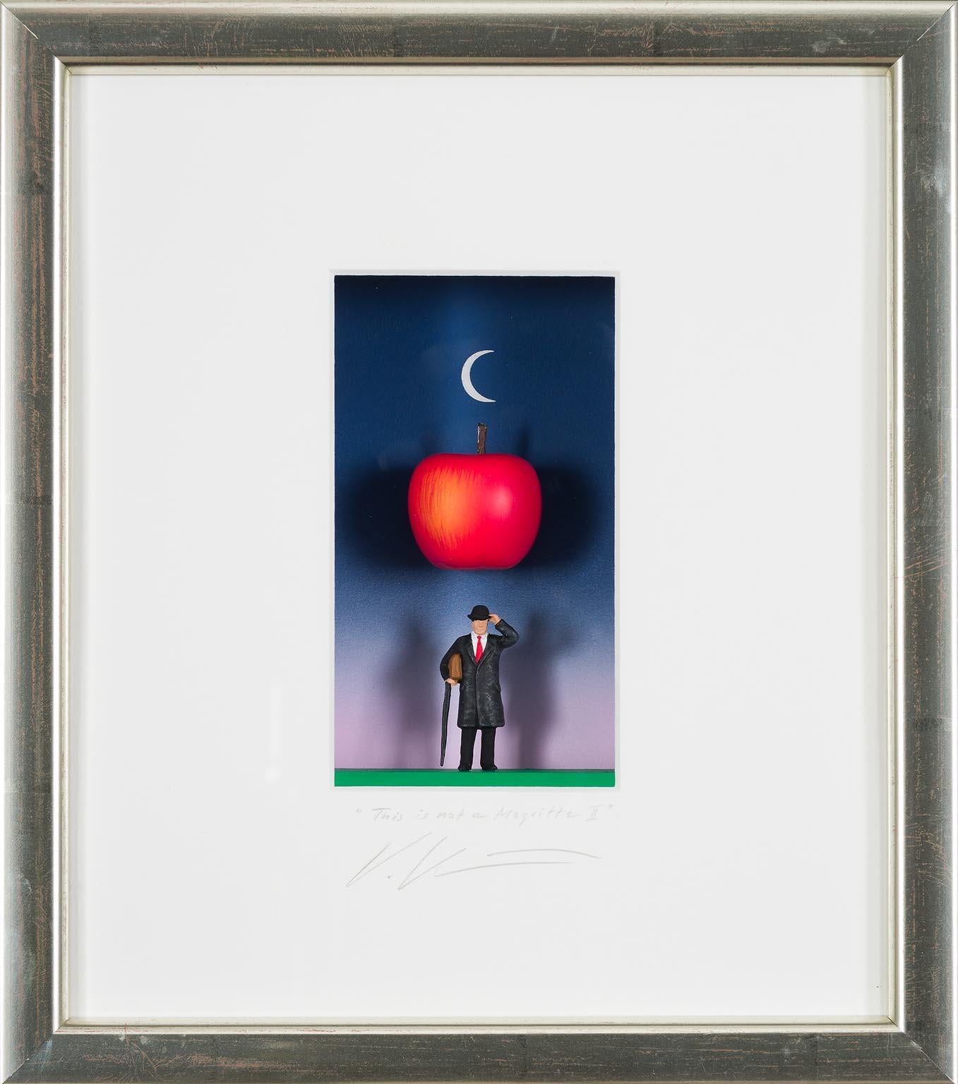 This is not a Magritte II - zeitgenössisches Kunstwerk, Hommage an Magritte-Gemälde (Assemblage), Mixed Media Art, von Volker Kuhn