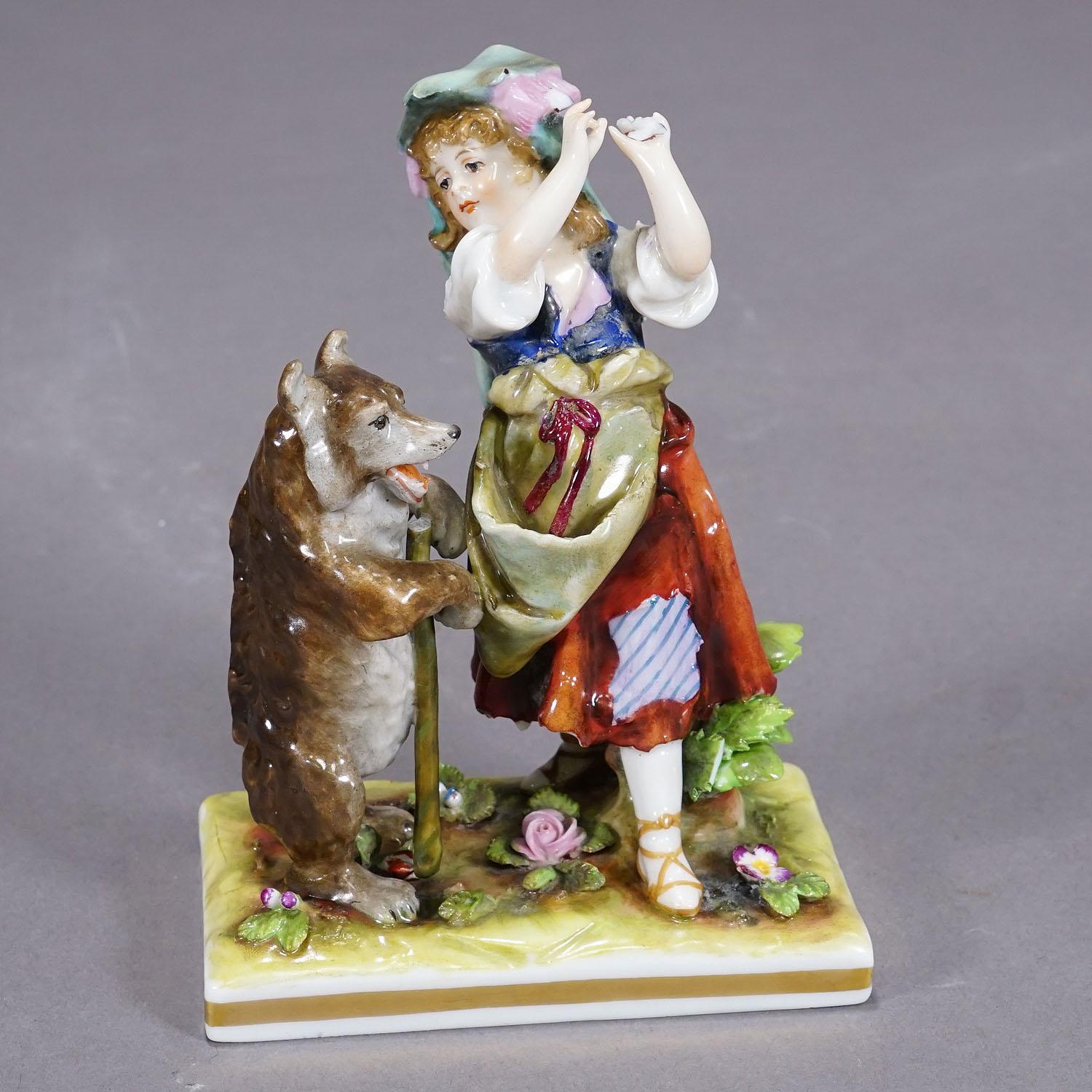 Allemand Volkstedt Porcellain Figurines Enfants avec ours