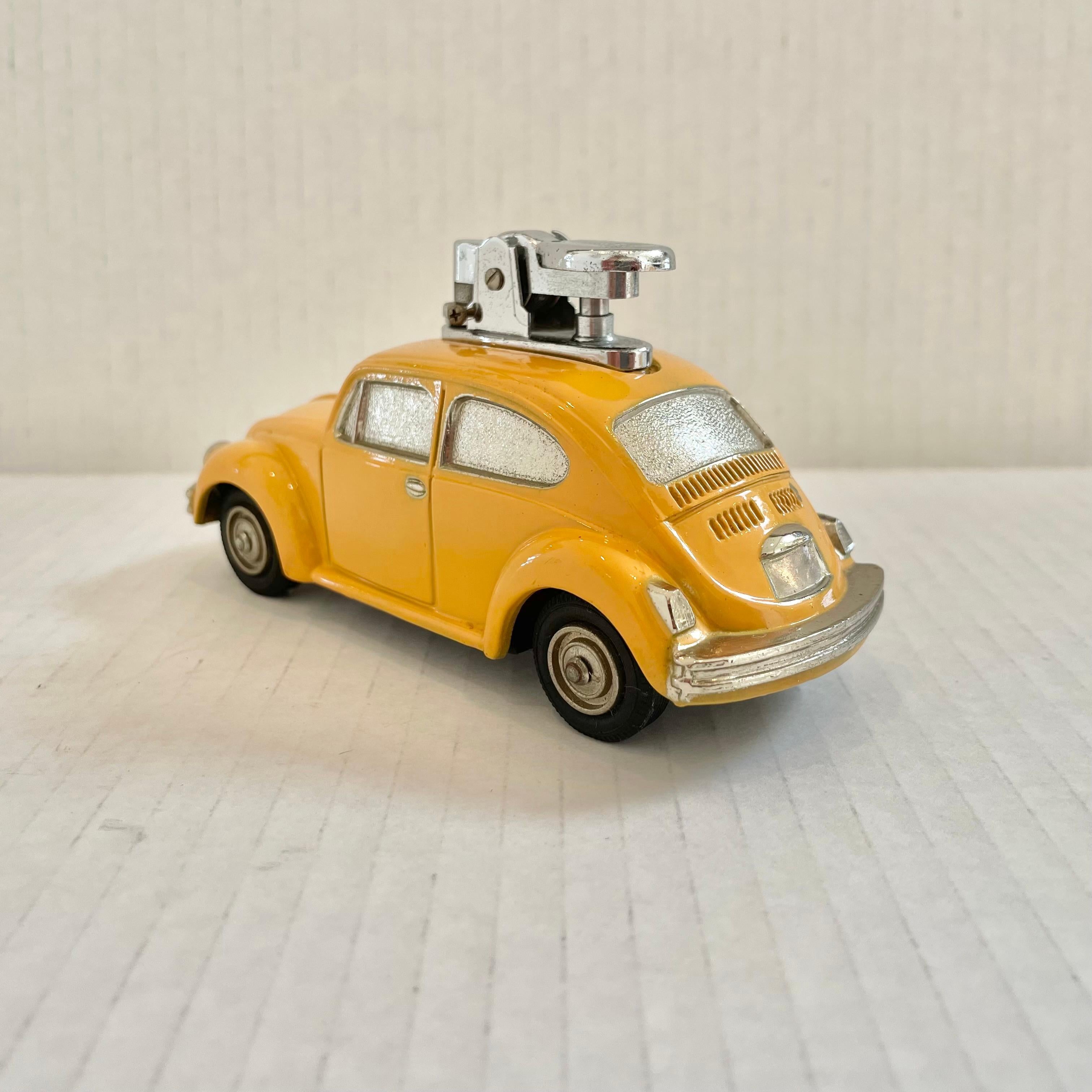 Volkswagen „Bug“ Käferleuchter mit Käferkäfer, 1980er Jahre, Japan im Angebot 1